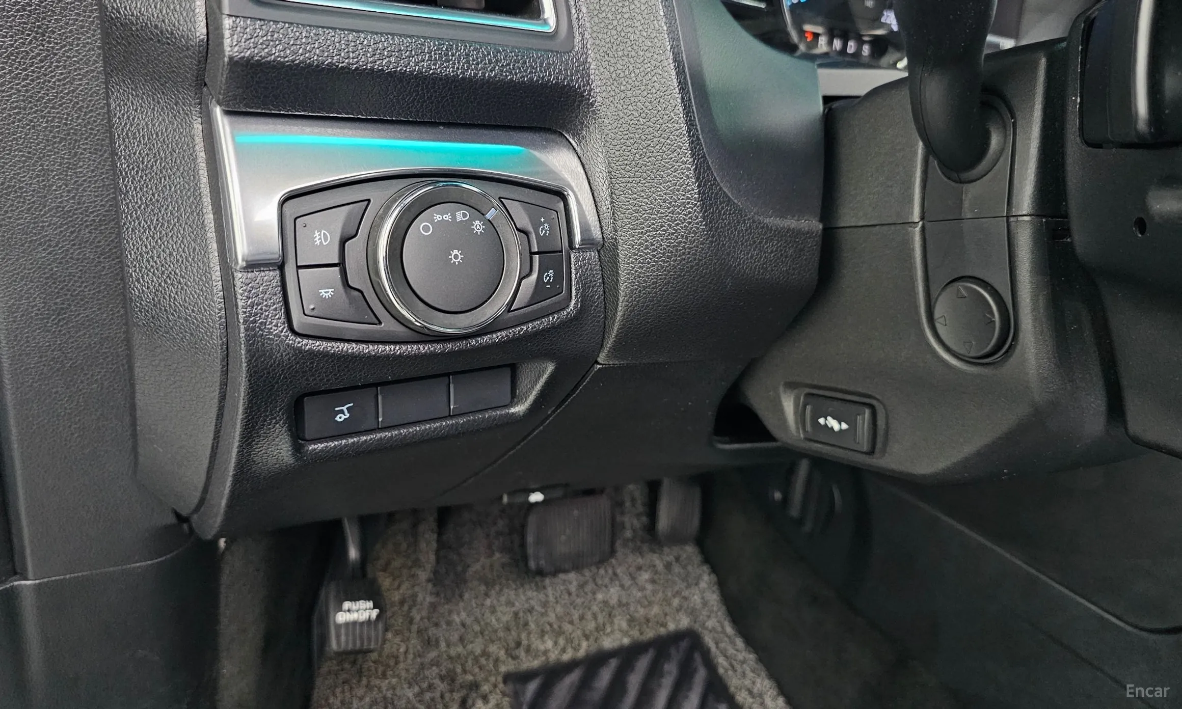 Ford Explorer превью 15
