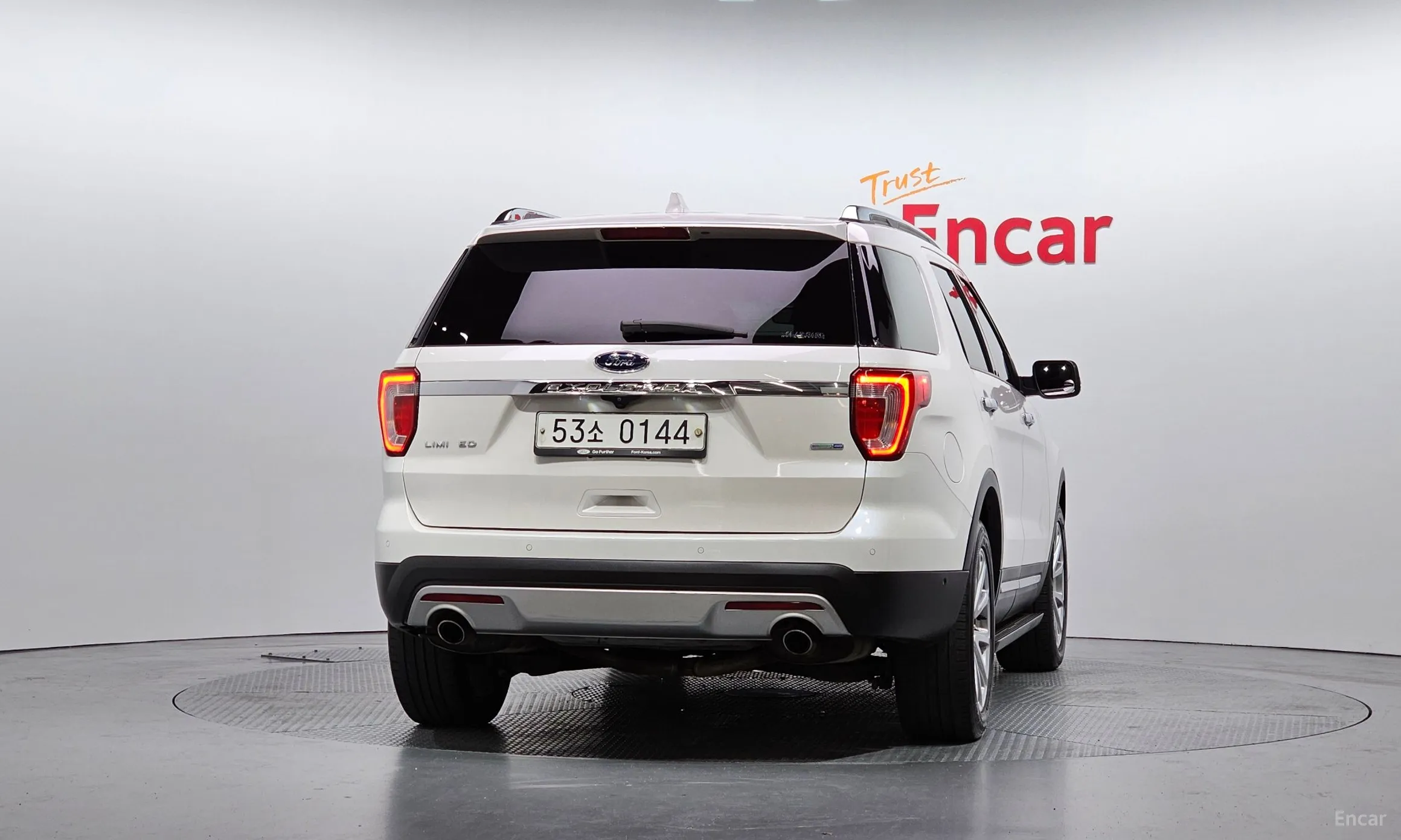 Ford Explorer превью 4