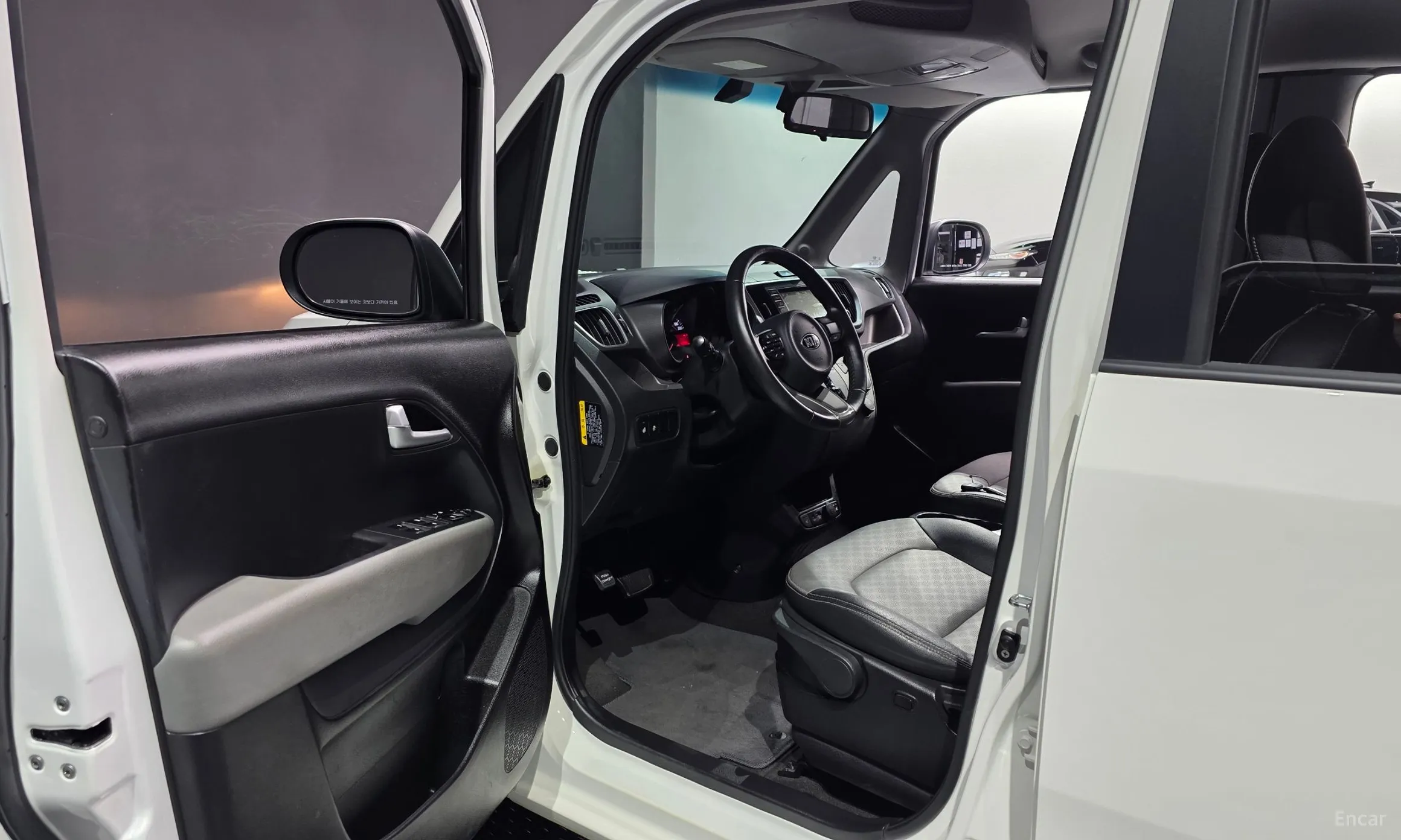 Kia Ray превью 10