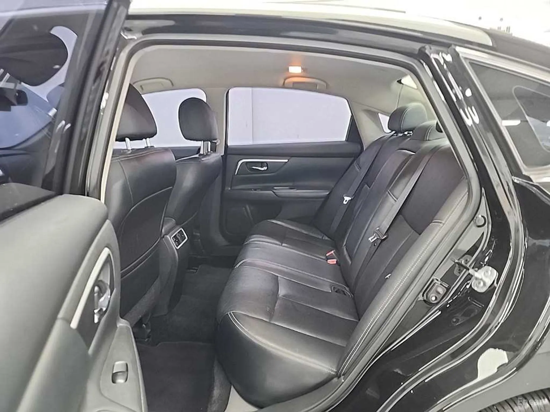 Nissan Altima превью 12