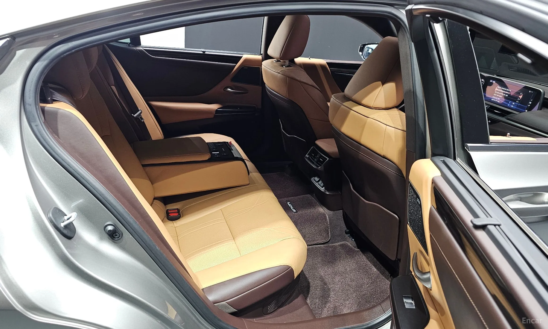 Lexus ES300h 7th Generation превью 11