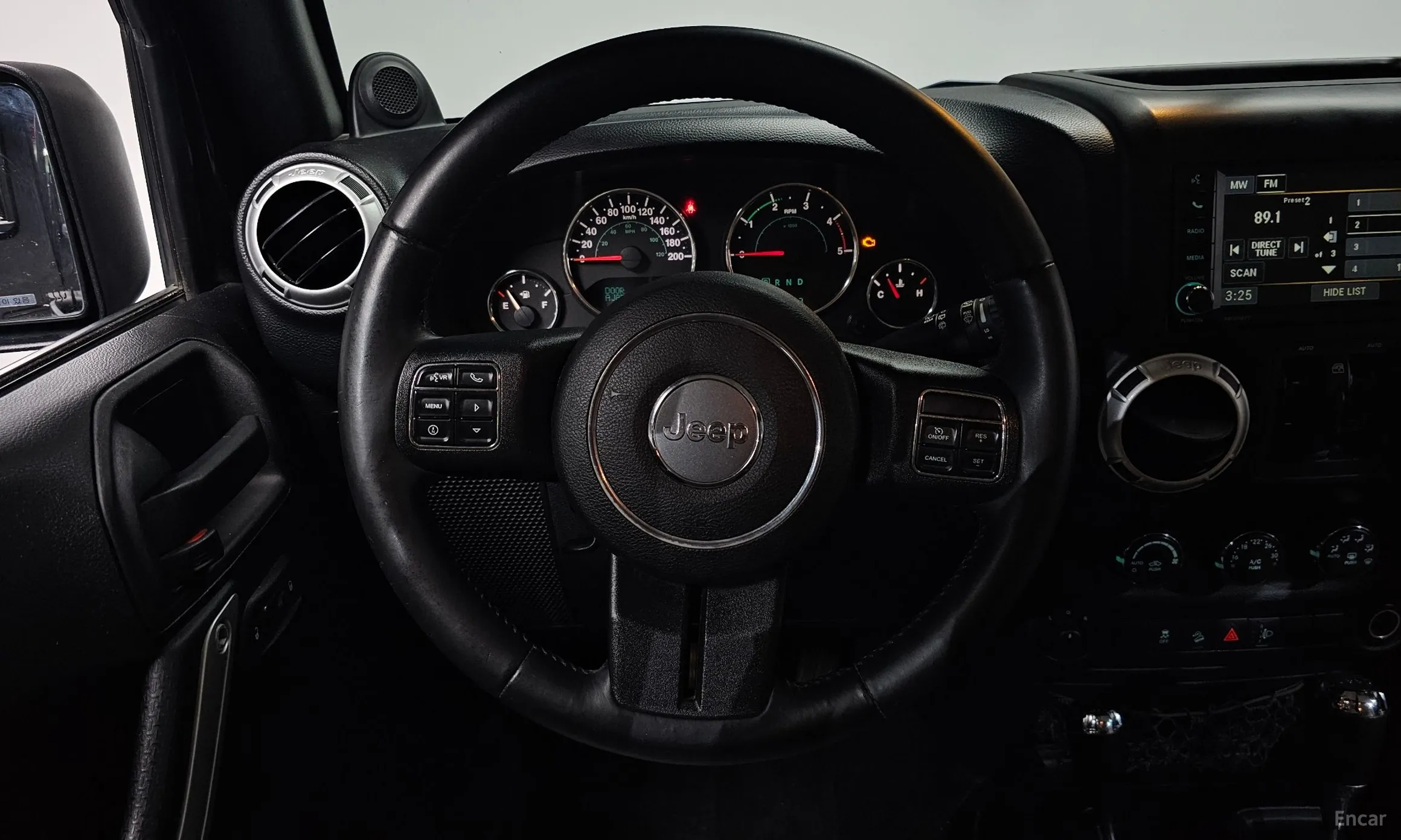 Jeep Wrangler (JK) превью 13