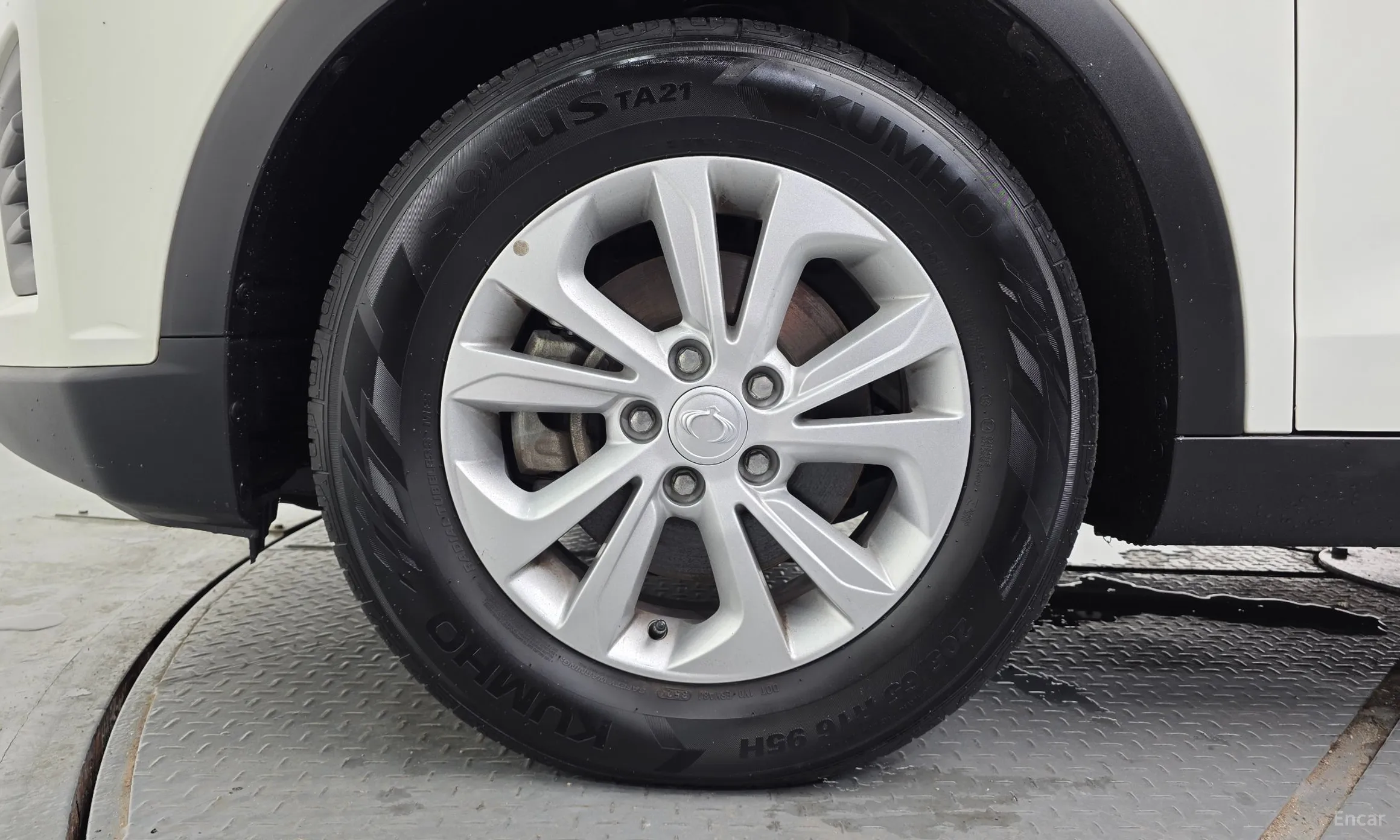 KG Mobility (SsangYong) Berry New Tivoli превью 5