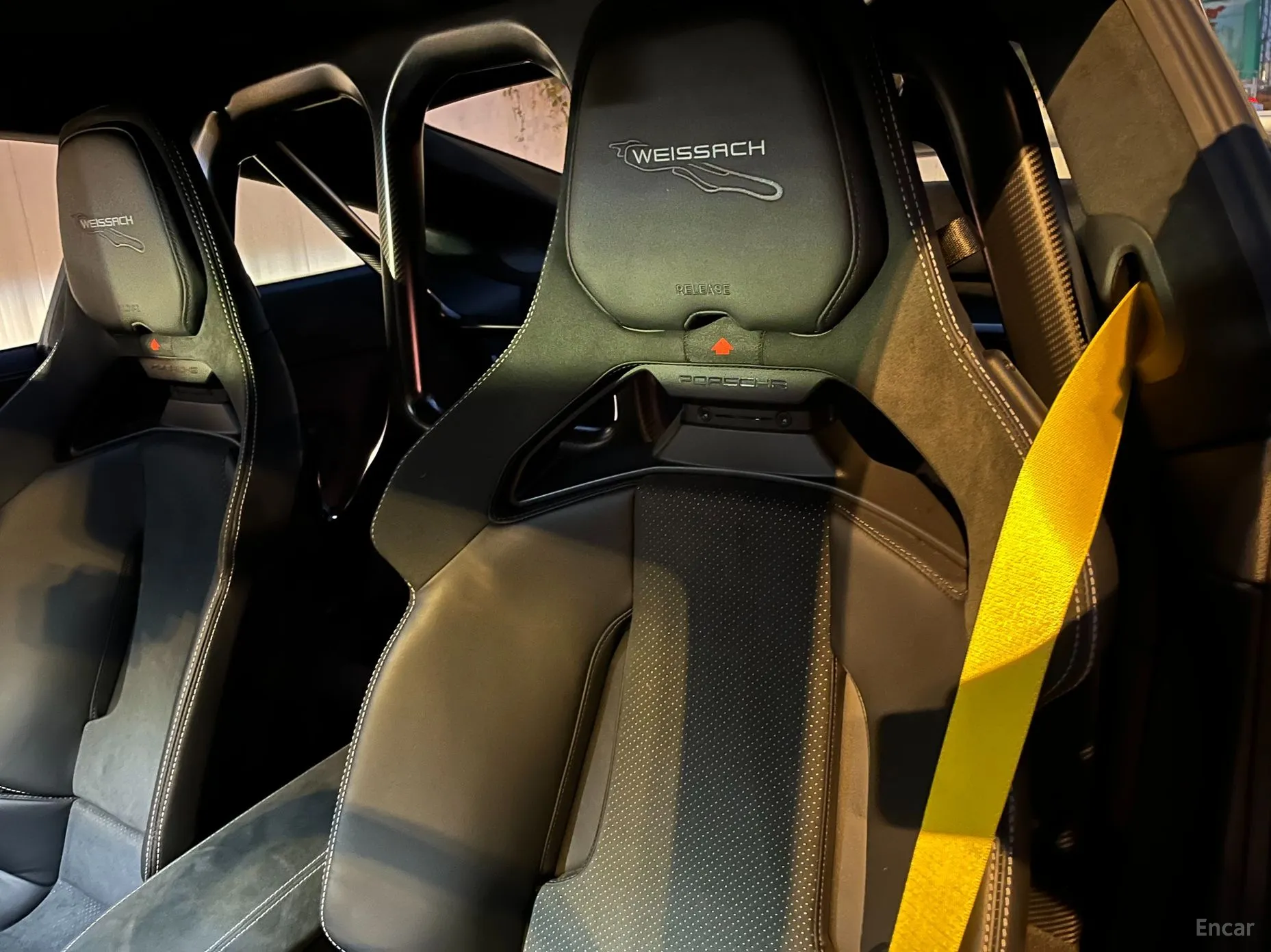 Porsche 911 (992) превью 14