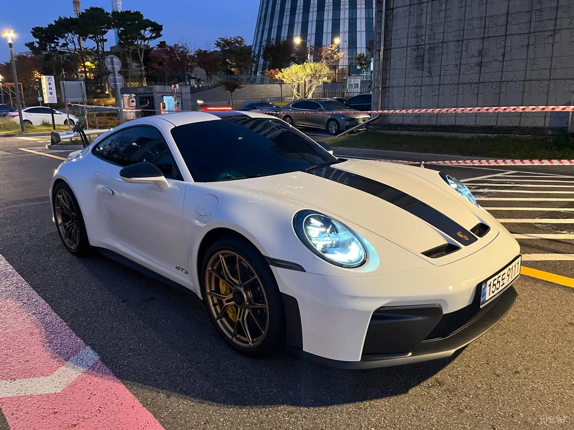 Porsche 911 (992) превью 5