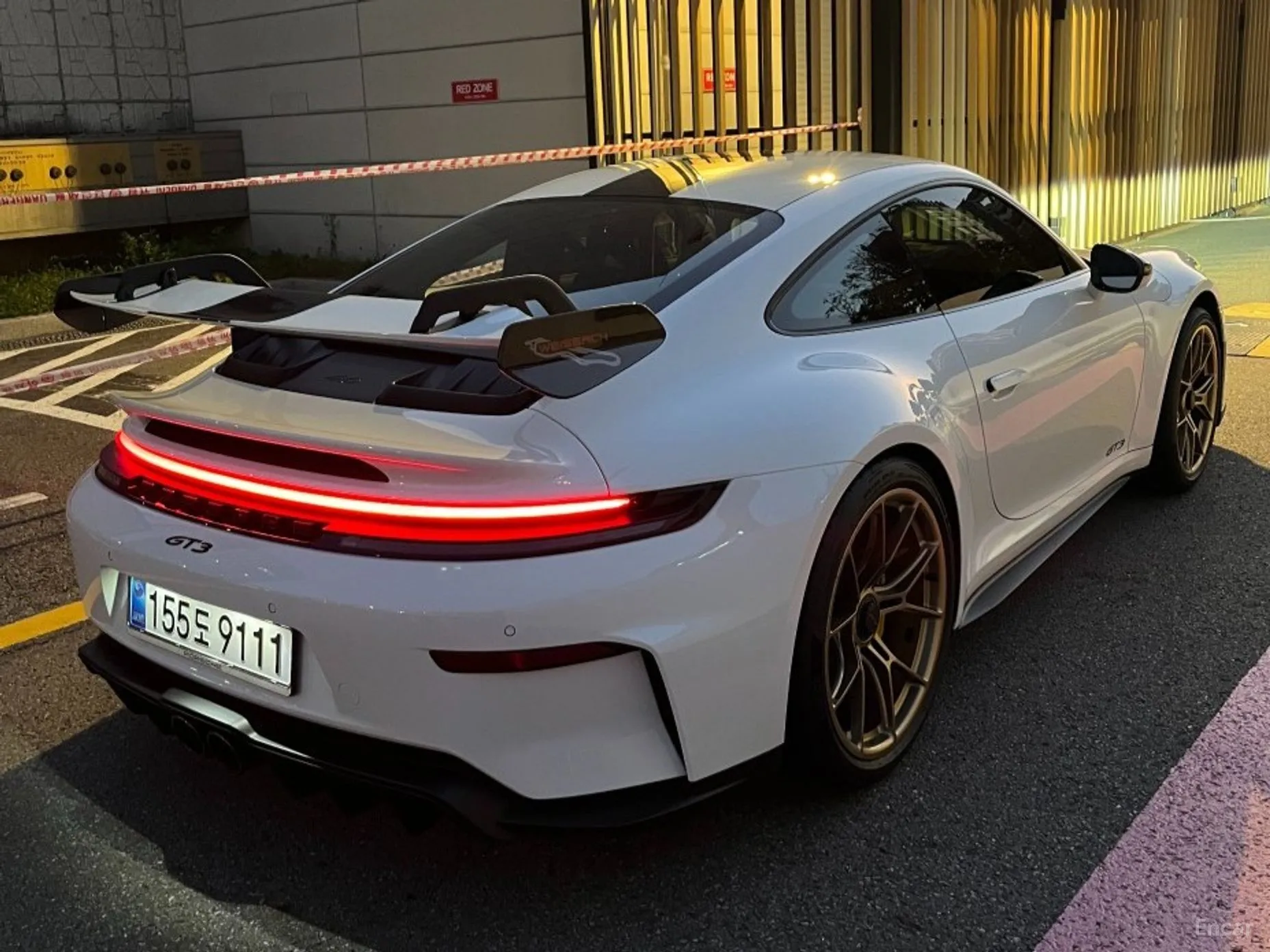 Porsche 911 (992) превью 8