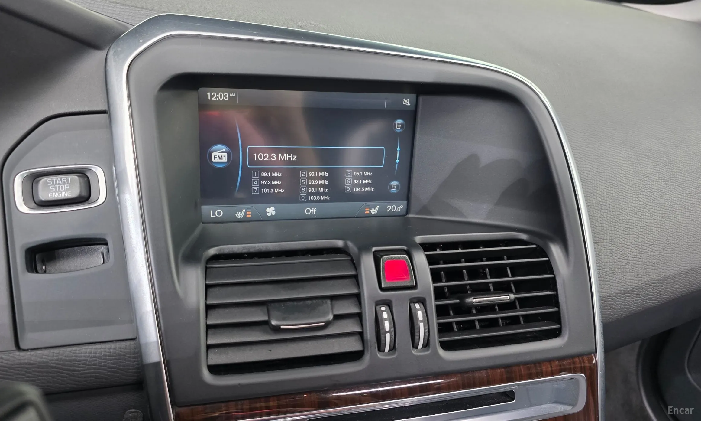 Volvo XC60 превью 14