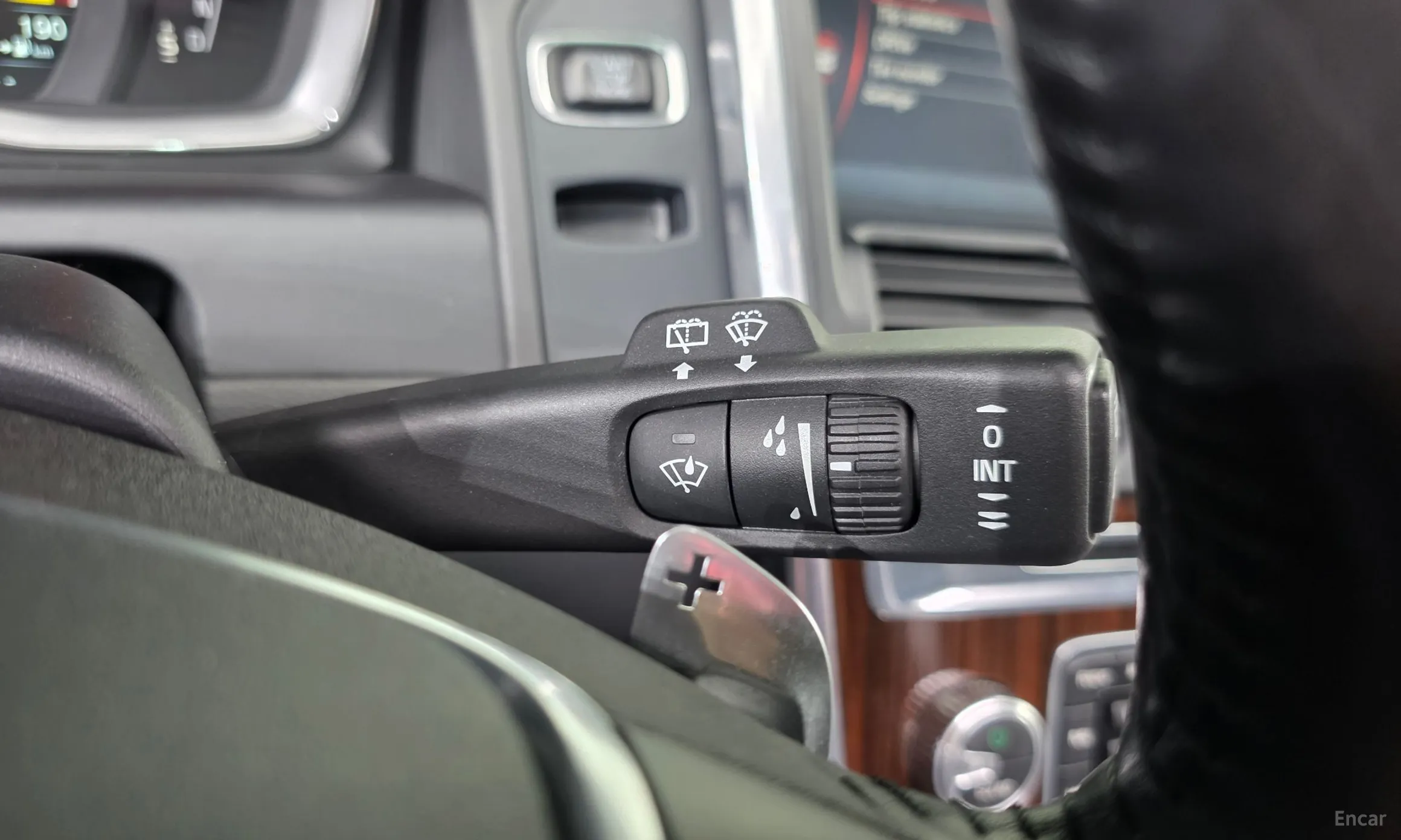 Volvo XC60 превью 18