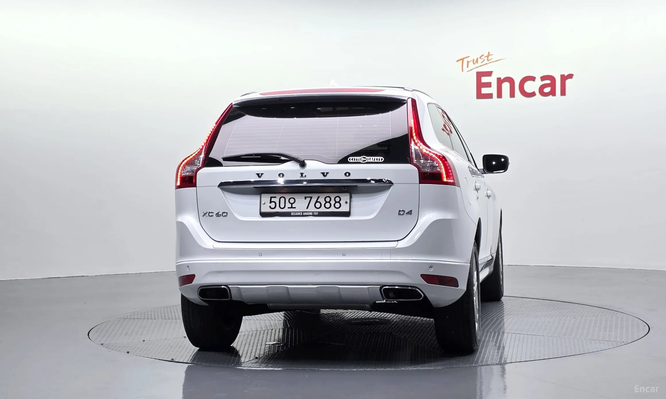Volvo XC60 превью 4