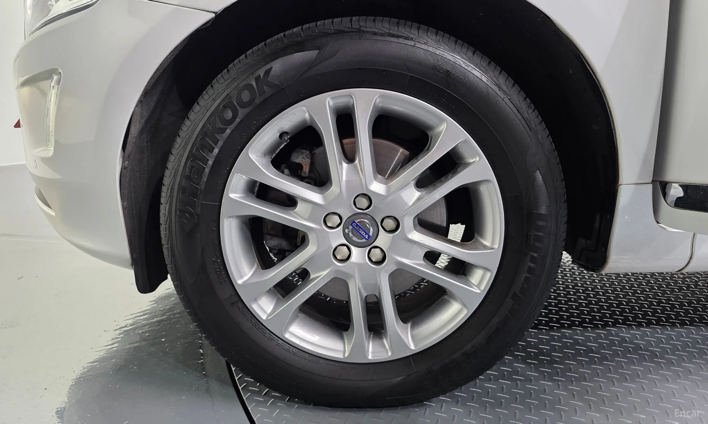 Volvo XC60 превью 5