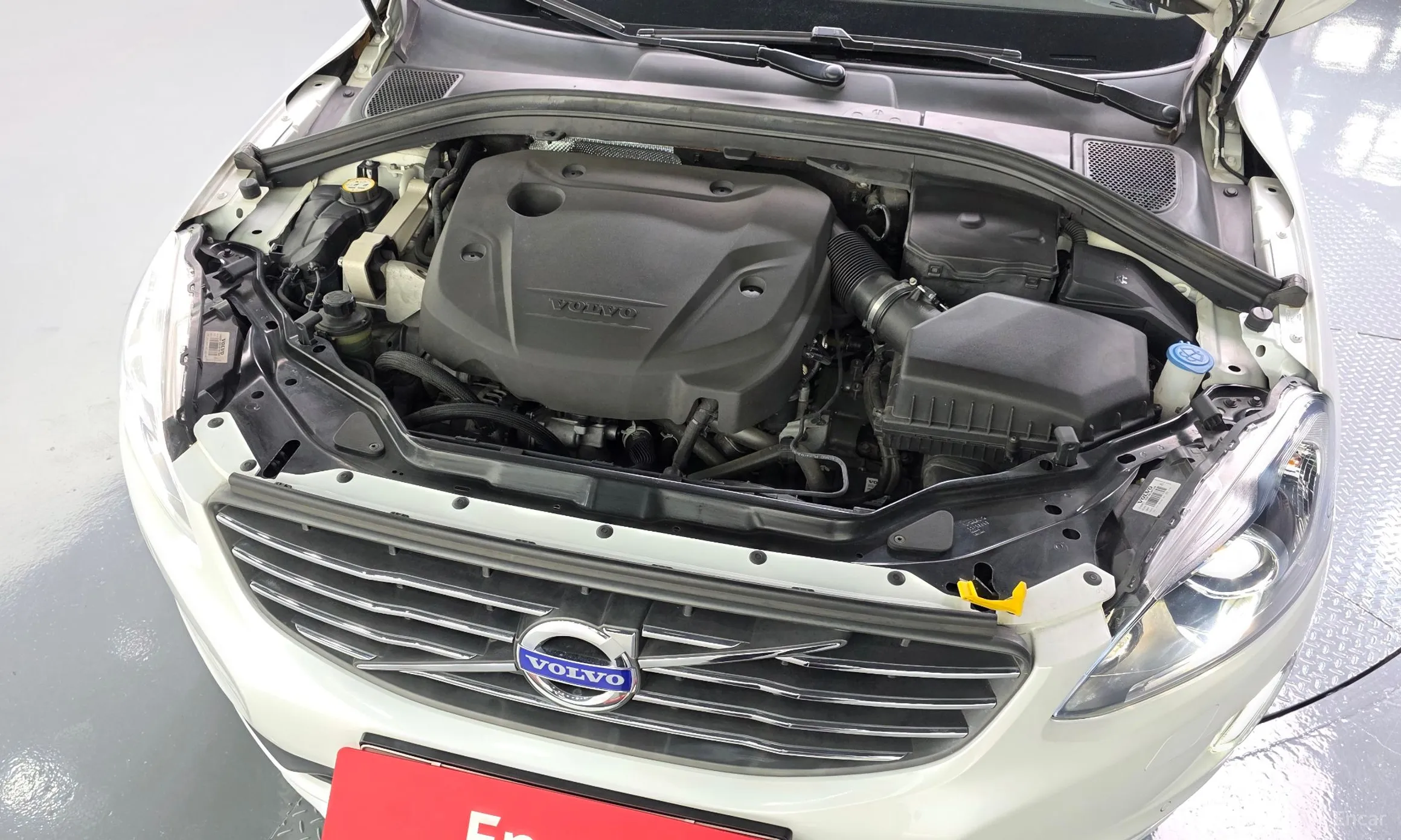 Volvo XC60 превью 6