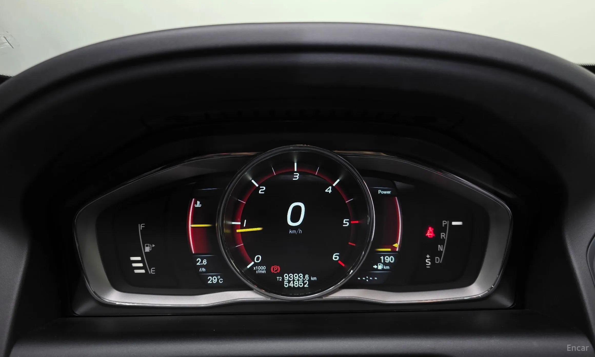 Volvo XC60 превью 8