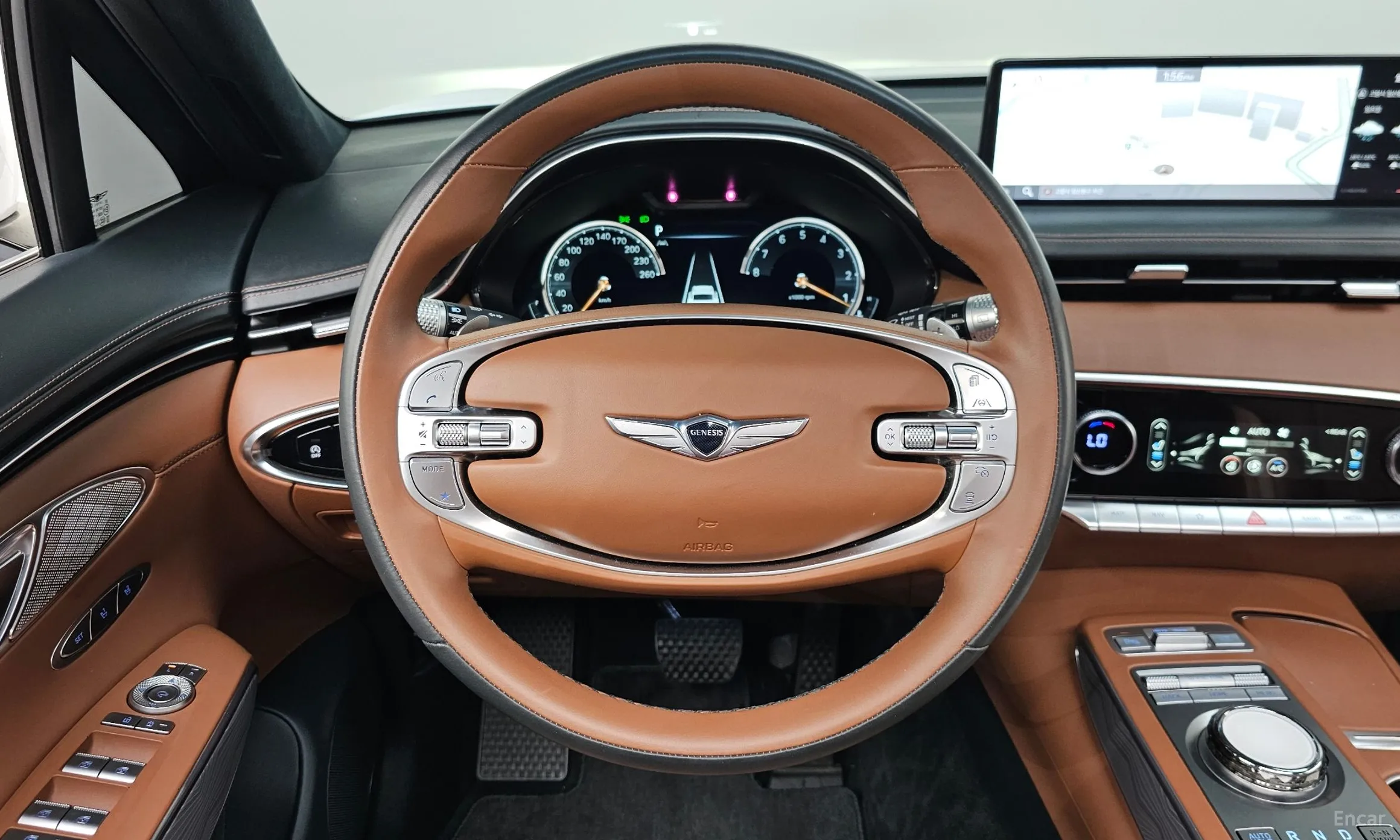 Genesis GV70 превью 13