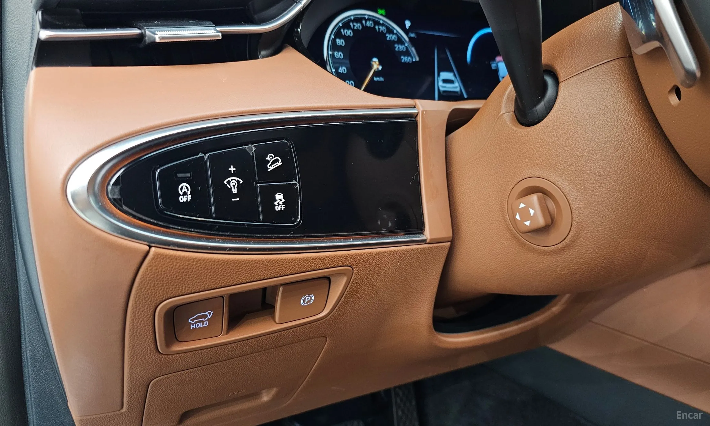 Genesis GV70 превью 14