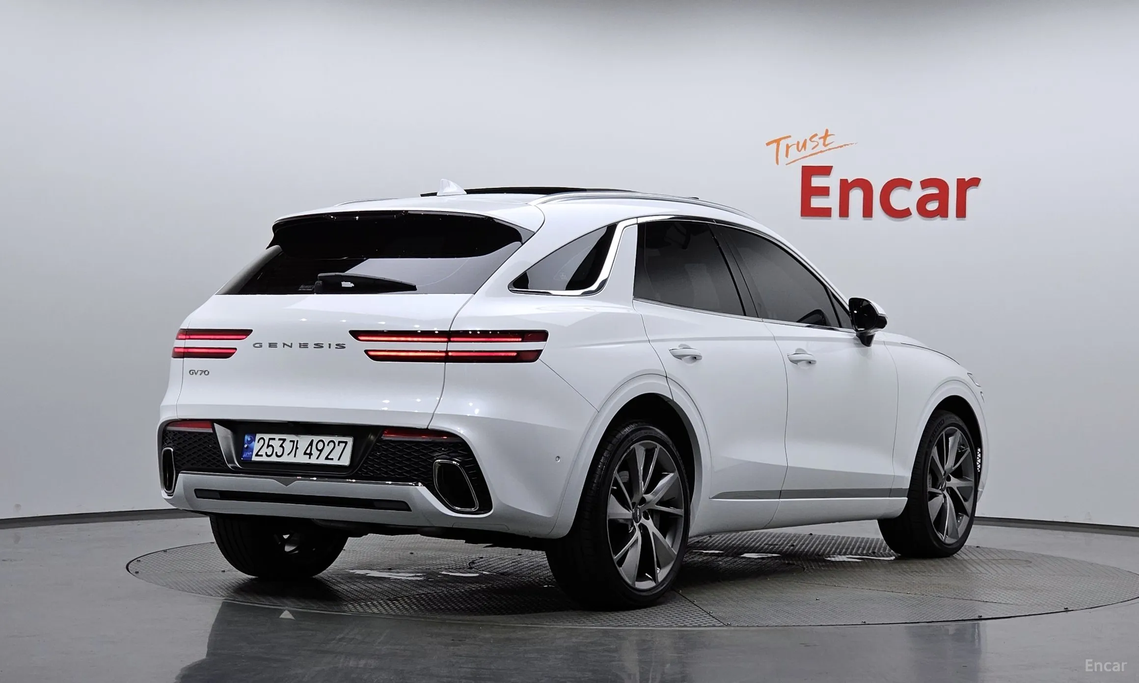 Genesis GV70 превью 2