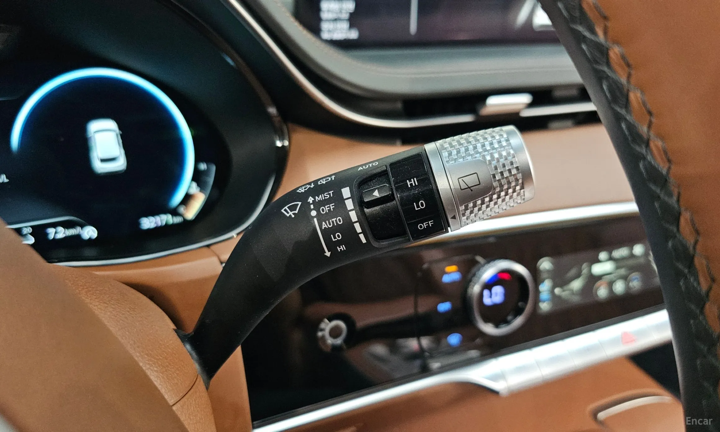 Genesis GV70 превью 16