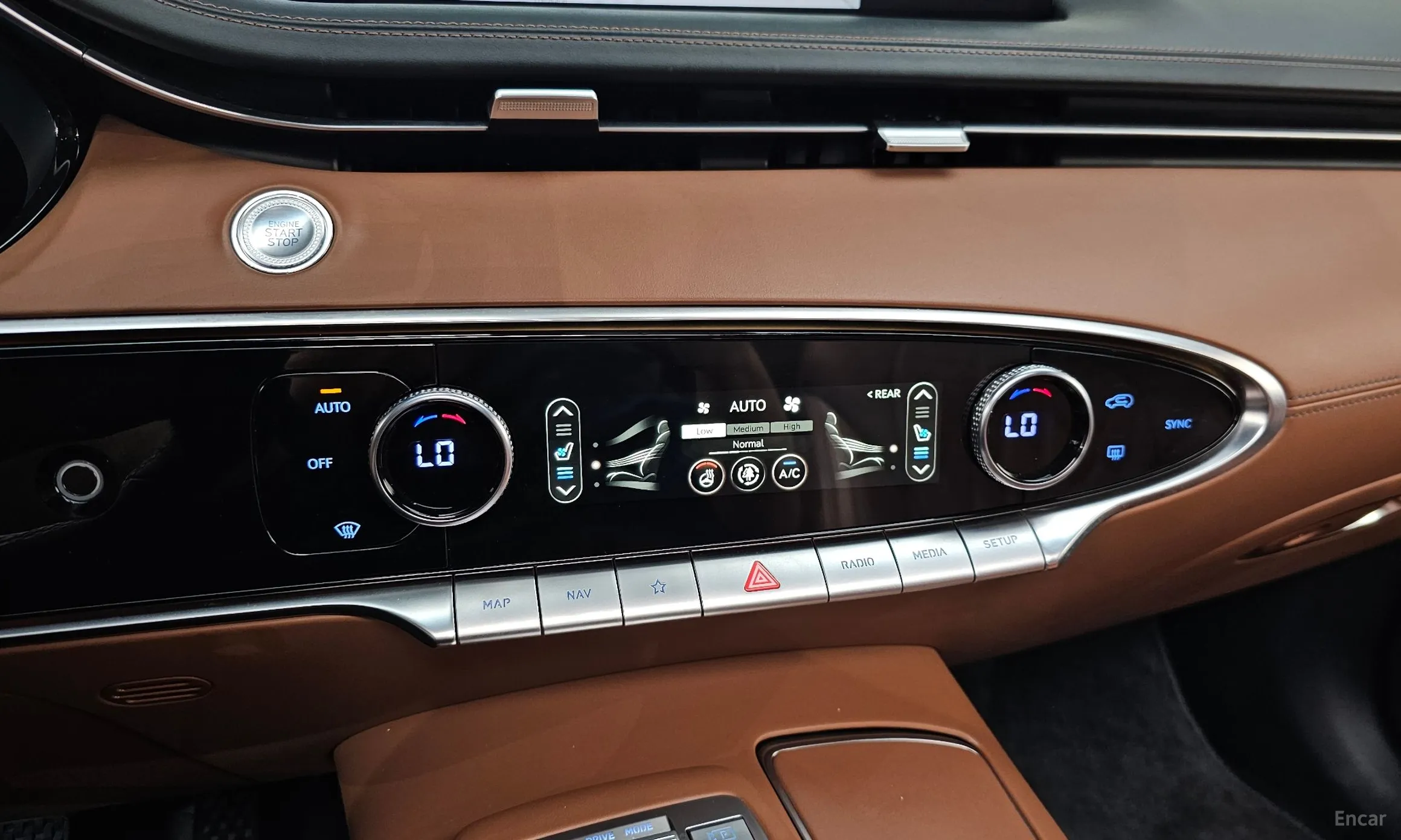 Genesis GV70 превью 20