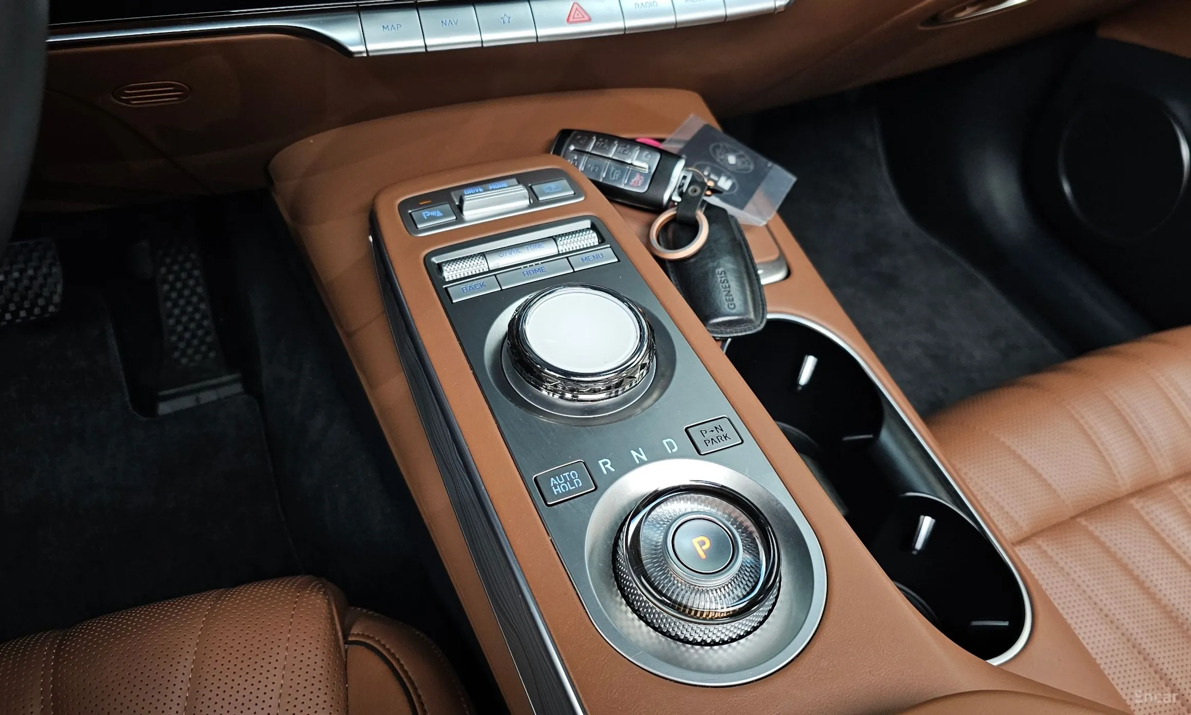 Genesis GV70 превью 9