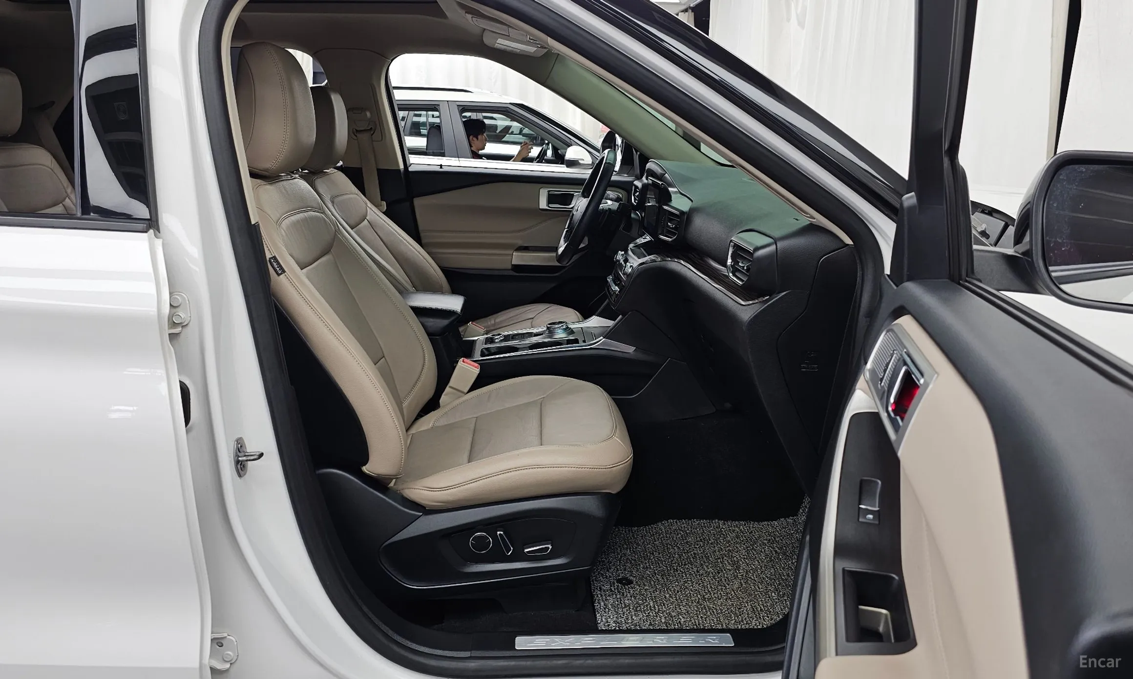 Ford Explorer 6th Generation превью 11