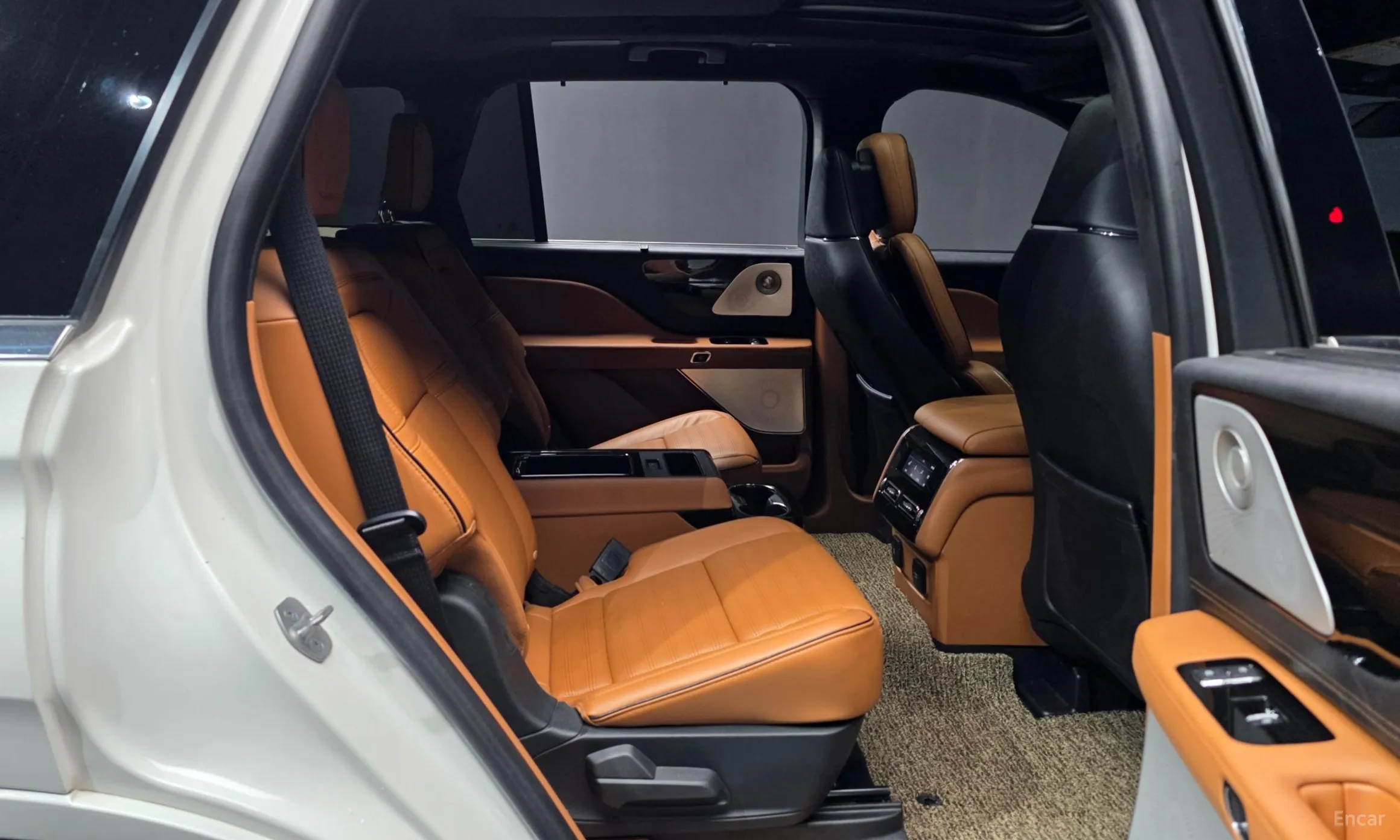 Lincoln Aviator 2nd Generation превью 12