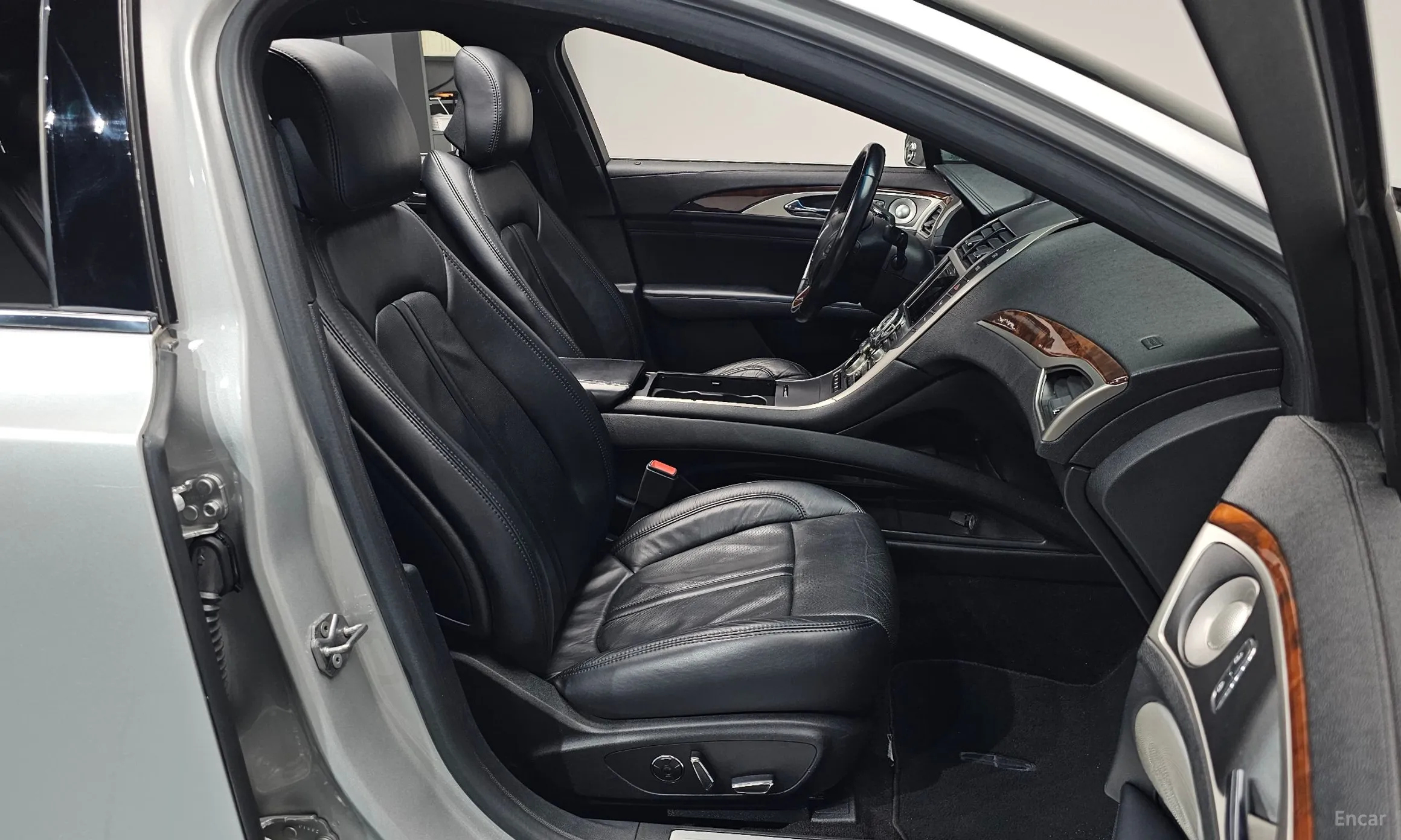 Lincoln New MKZ превью 12