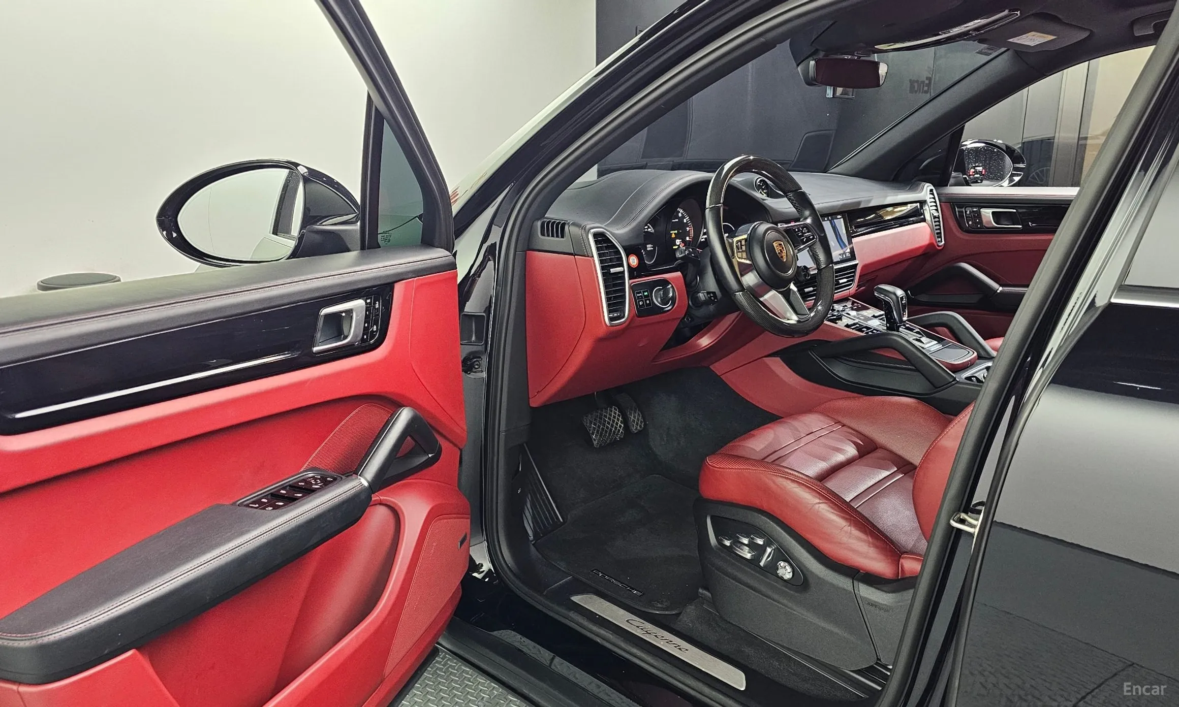 Porsche Cayenne (PO536) превью 10