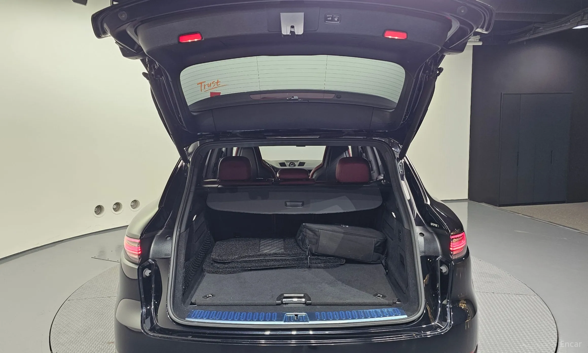 Porsche Cayenne (PO536) превью 20