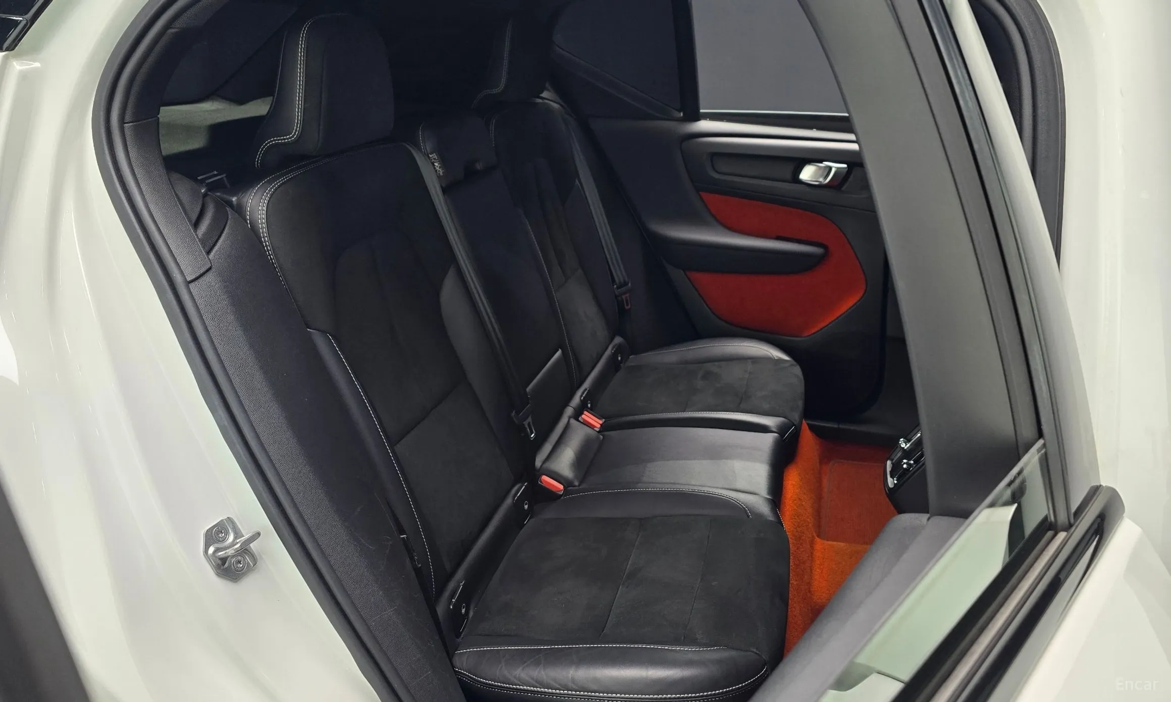 Volvo XC40 превью 11