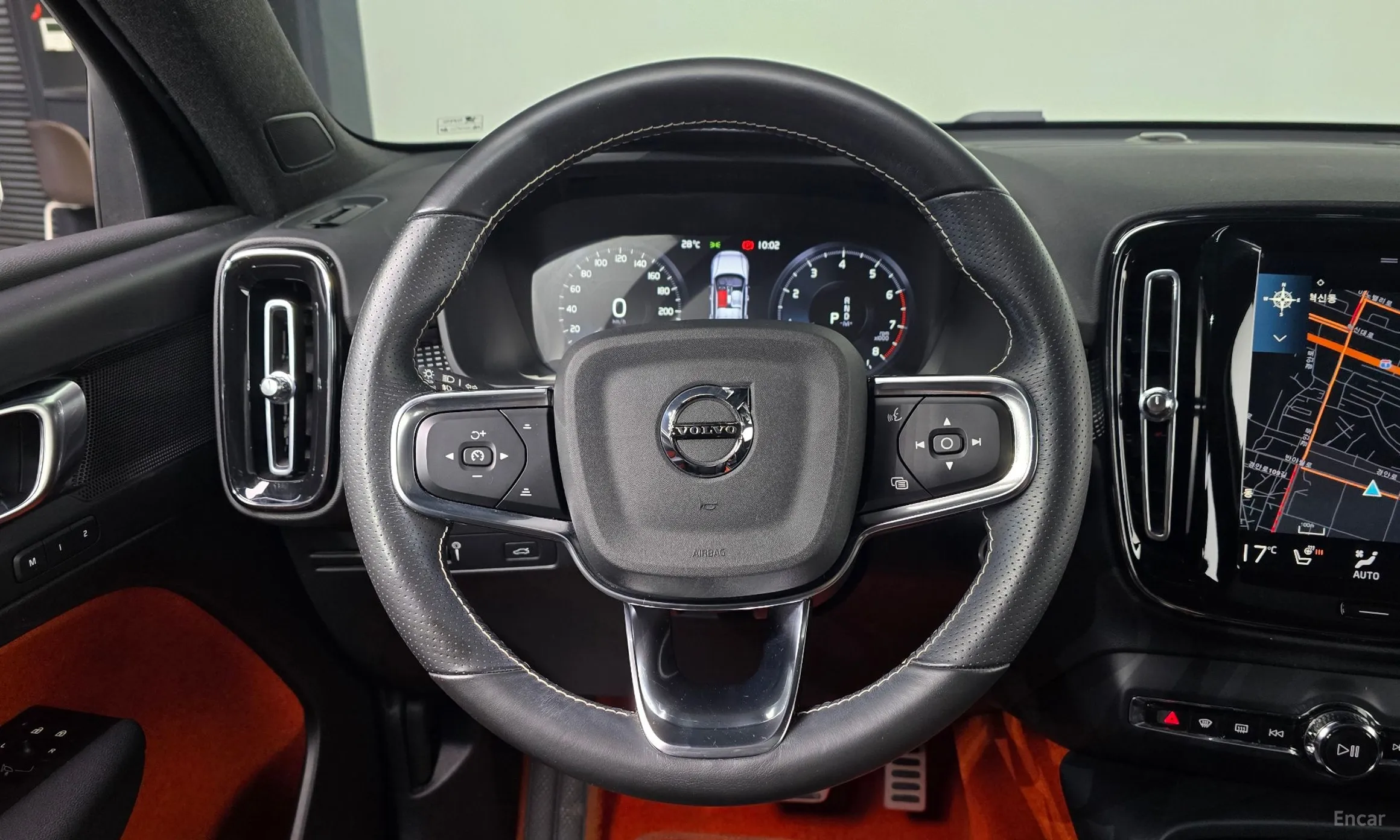 Volvo XC40 превью 13