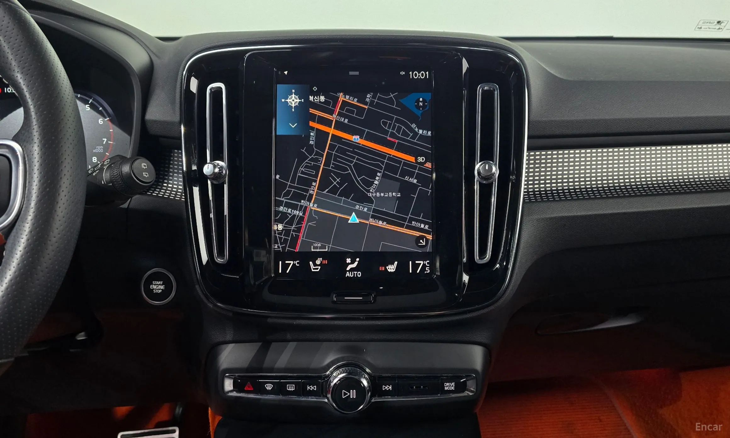 Volvo XC40 превью 15