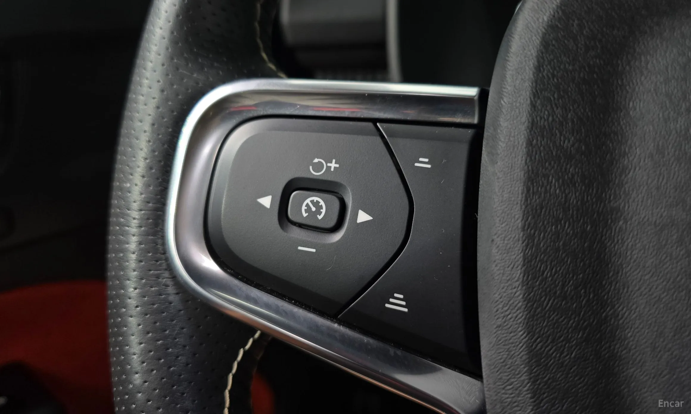 Volvo XC40 превью 17
