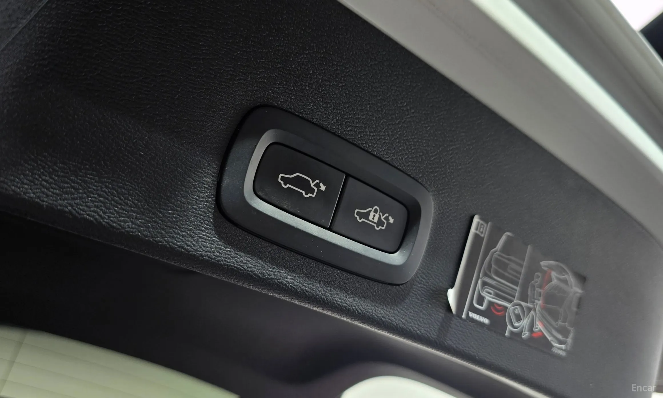 Volvo XC40 превью 19