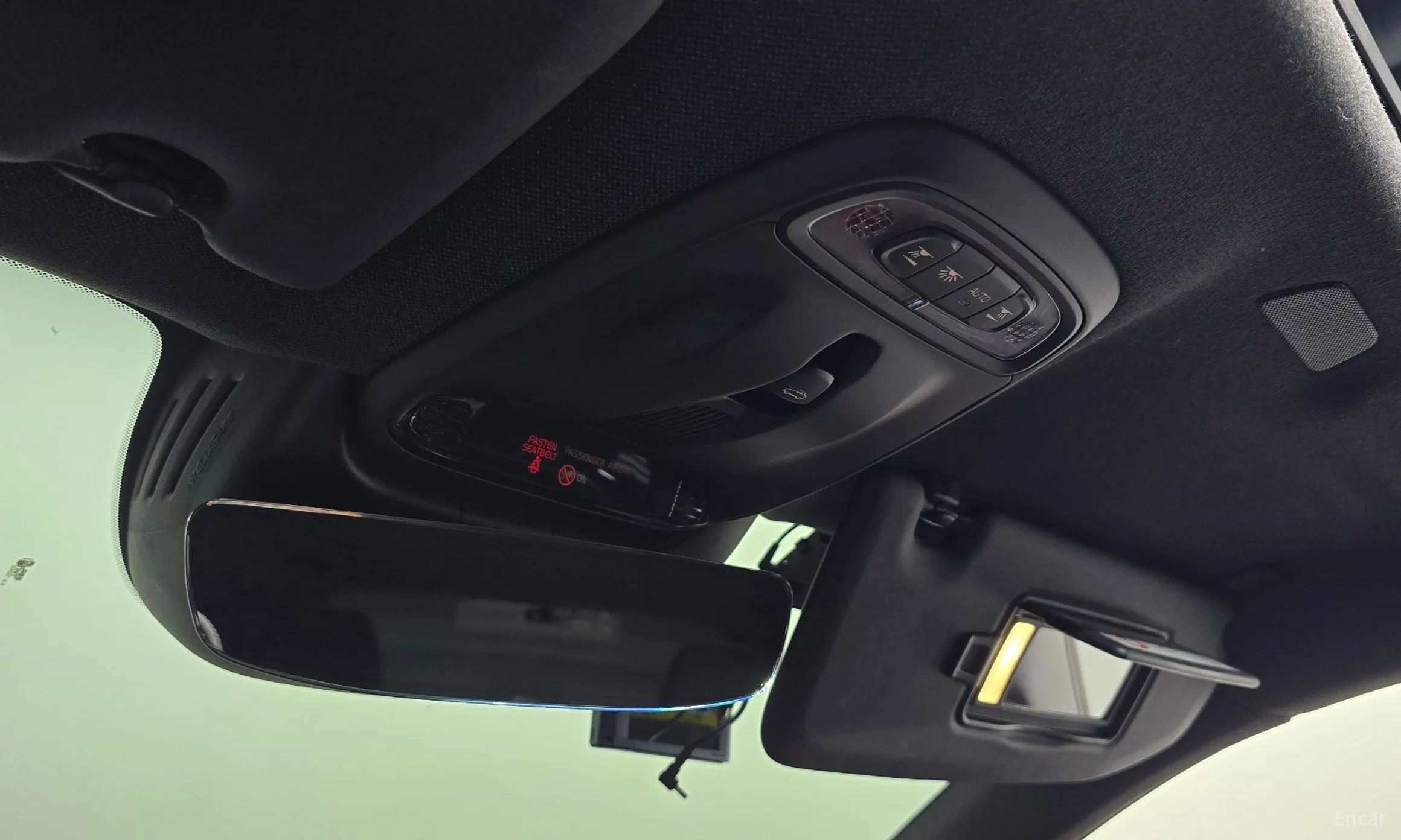 Volvo XC40 превью 20