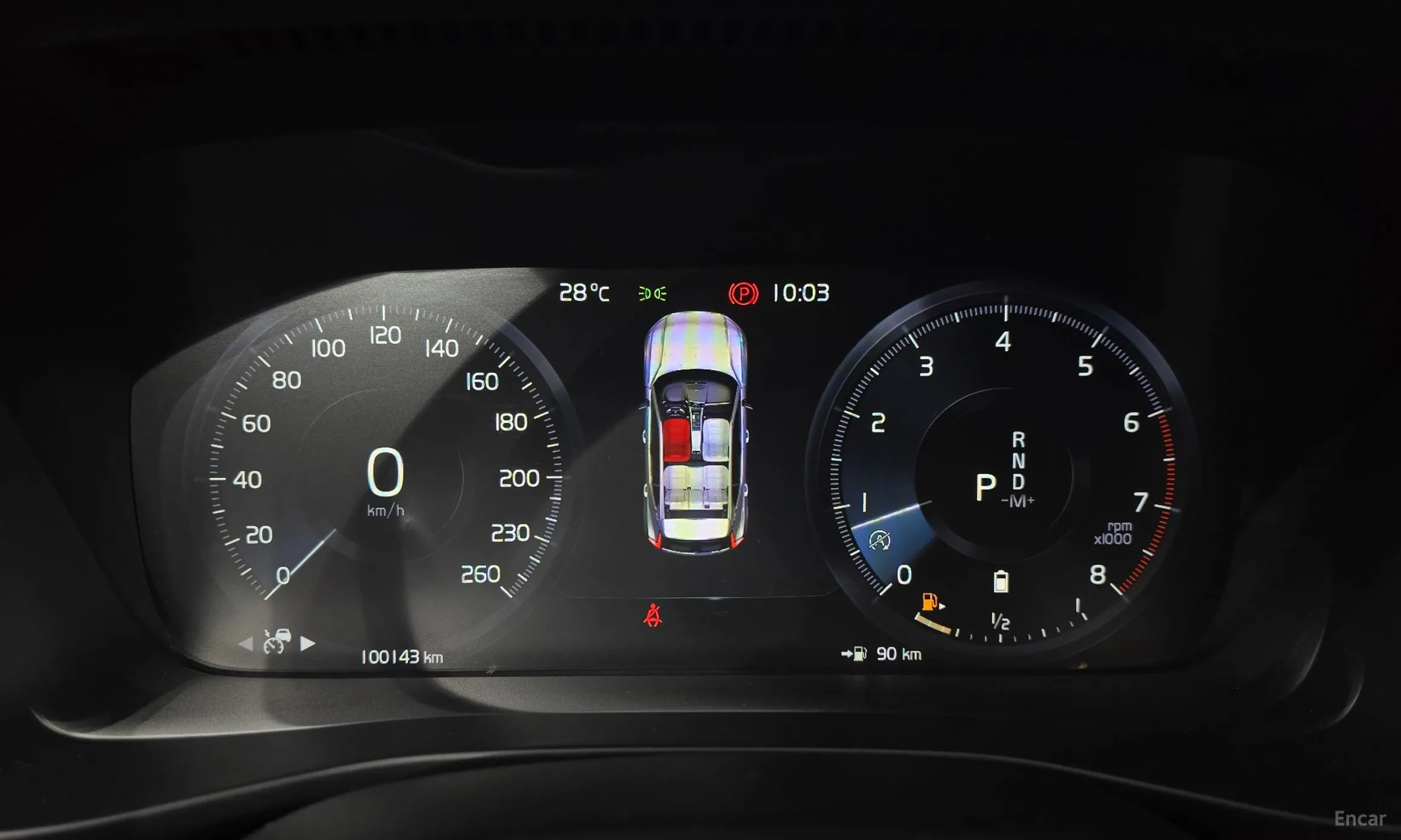 Volvo XC40 превью 8