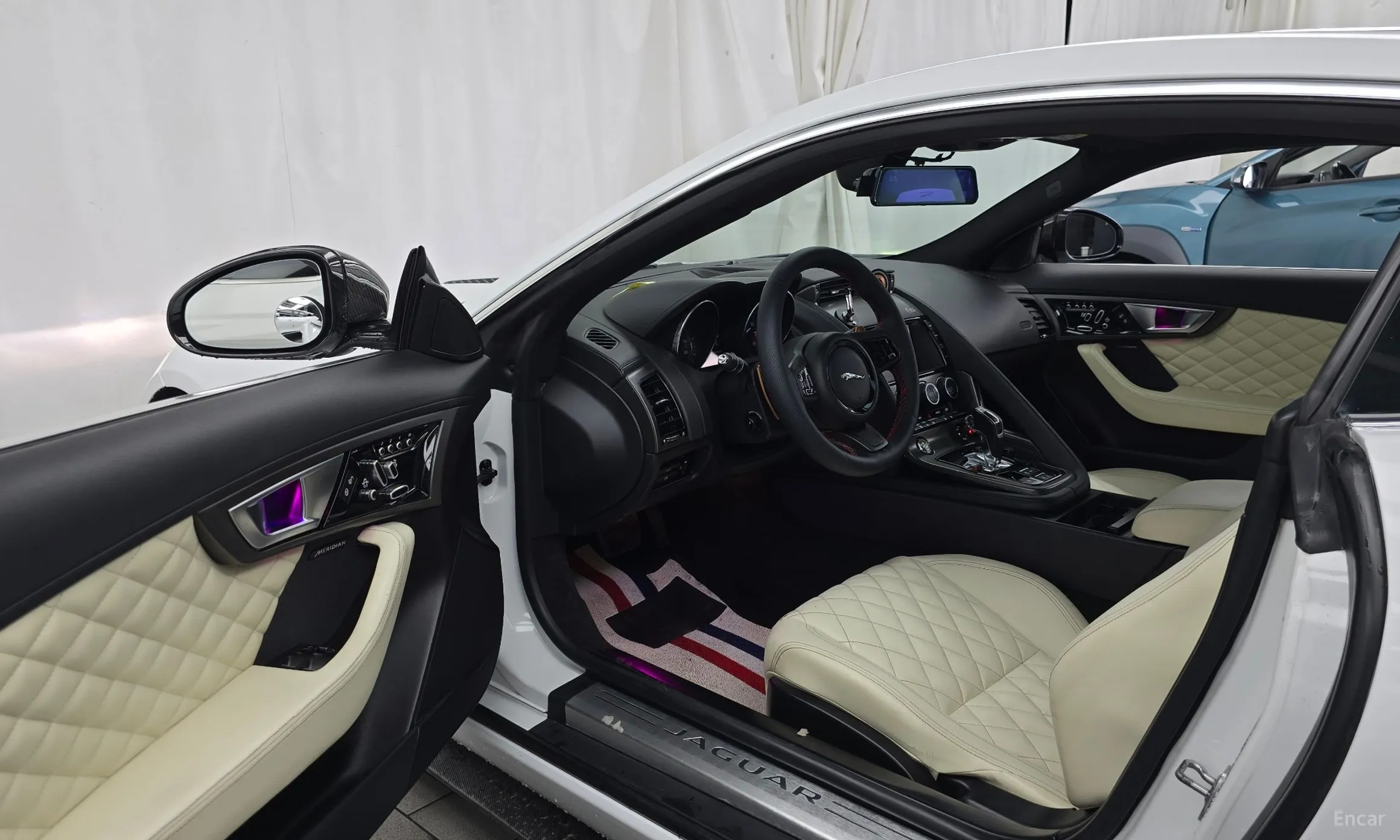 Jaguar F-TYPE превью 10