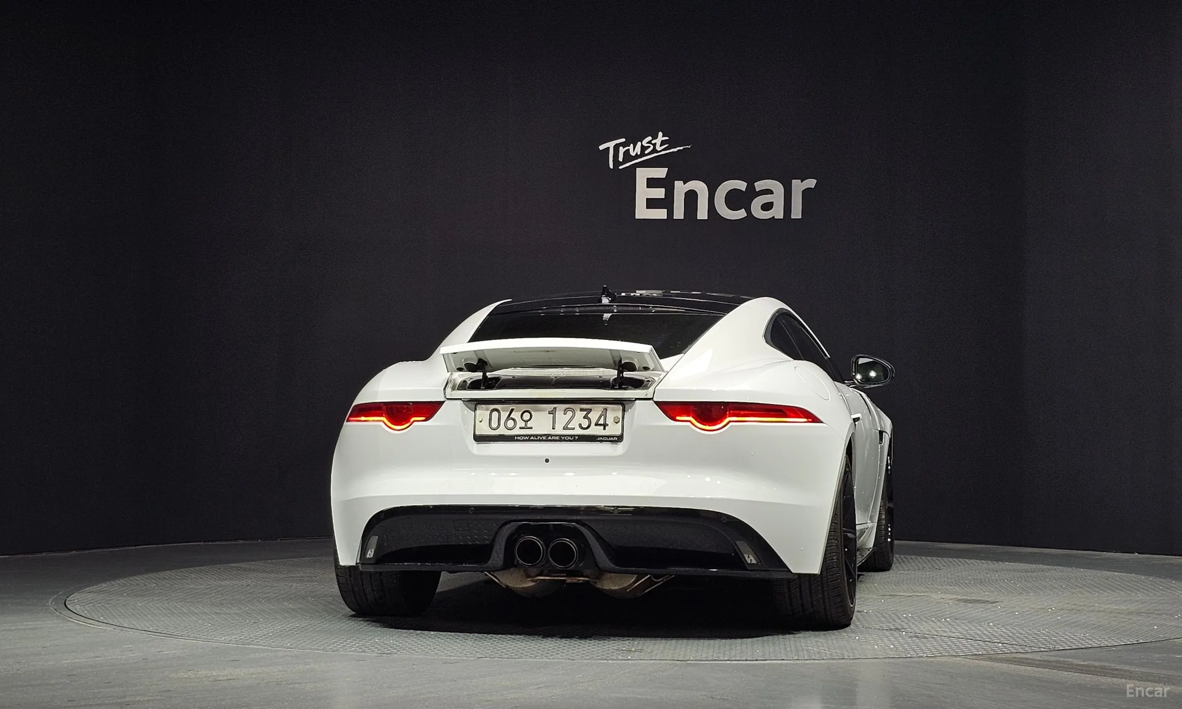 Jaguar F-TYPE превью 4