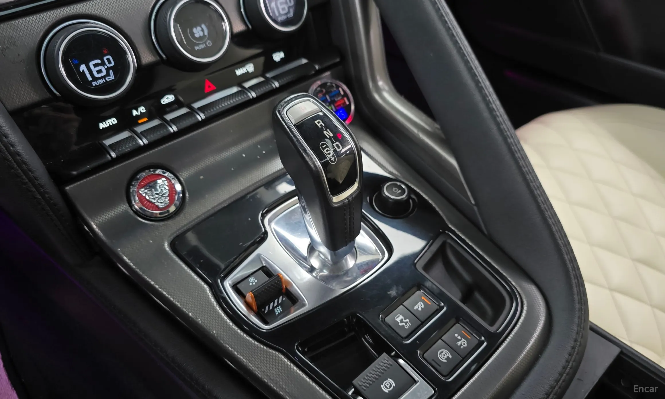 Jaguar F-TYPE превью 9