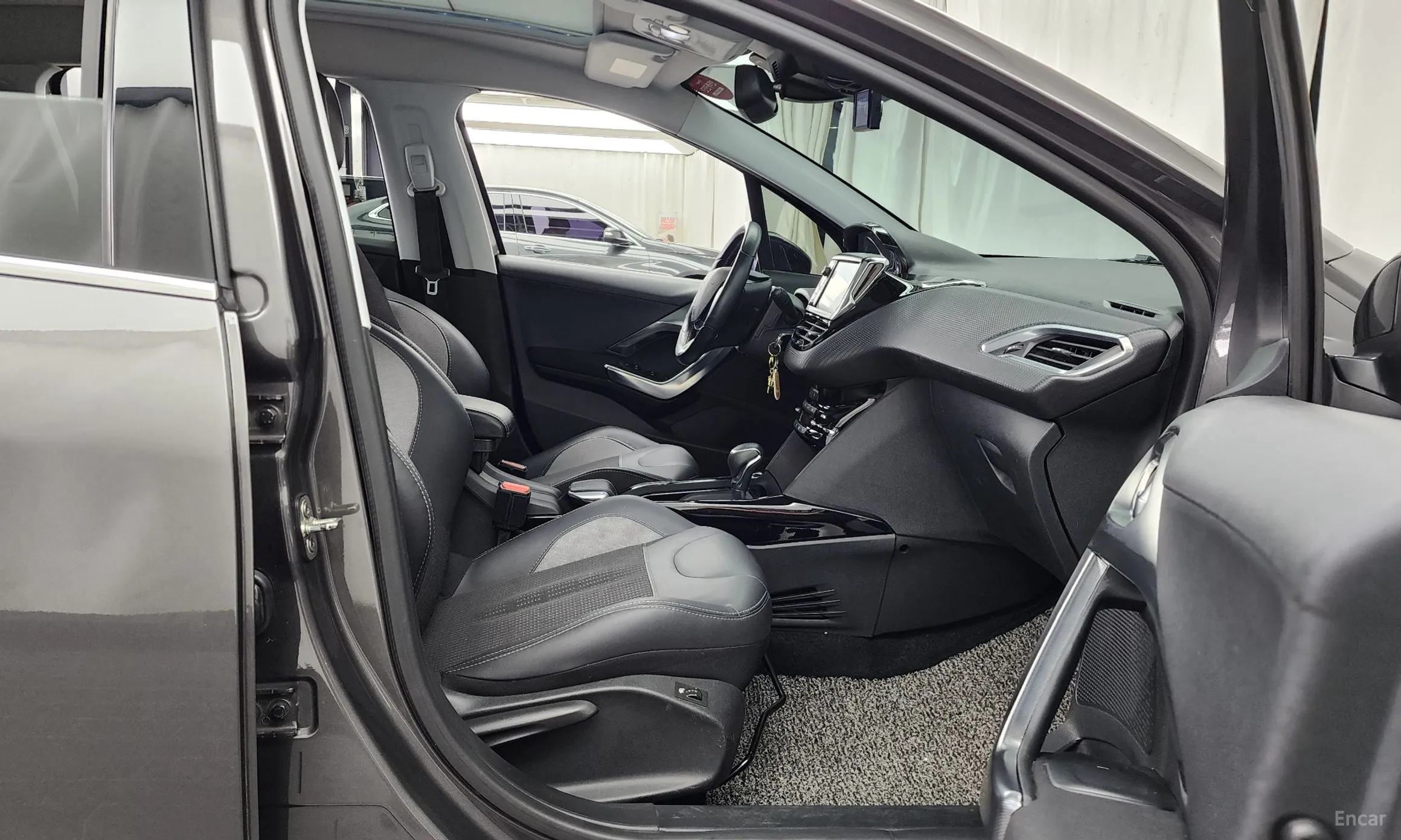 Peugeot 2008. превью 11