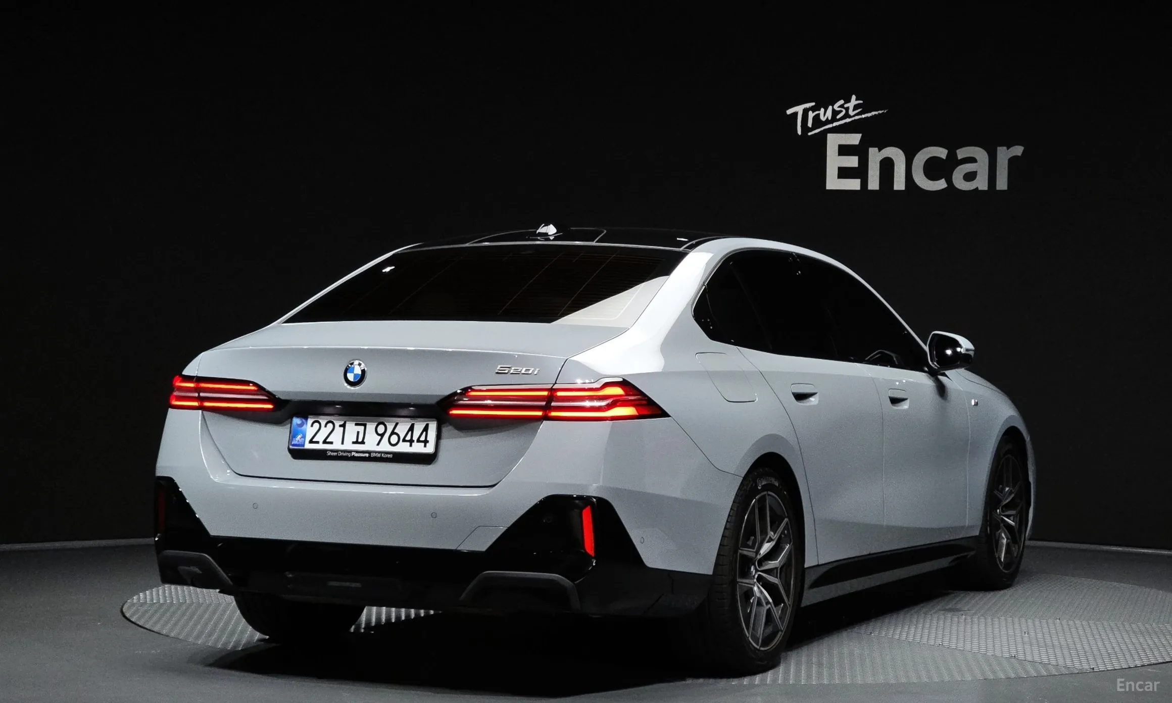 BMW 5 Series (G60)