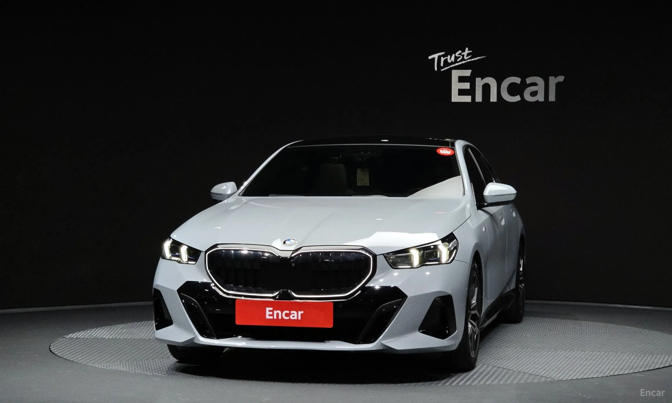 BMW 5 Series (G60) превью 3