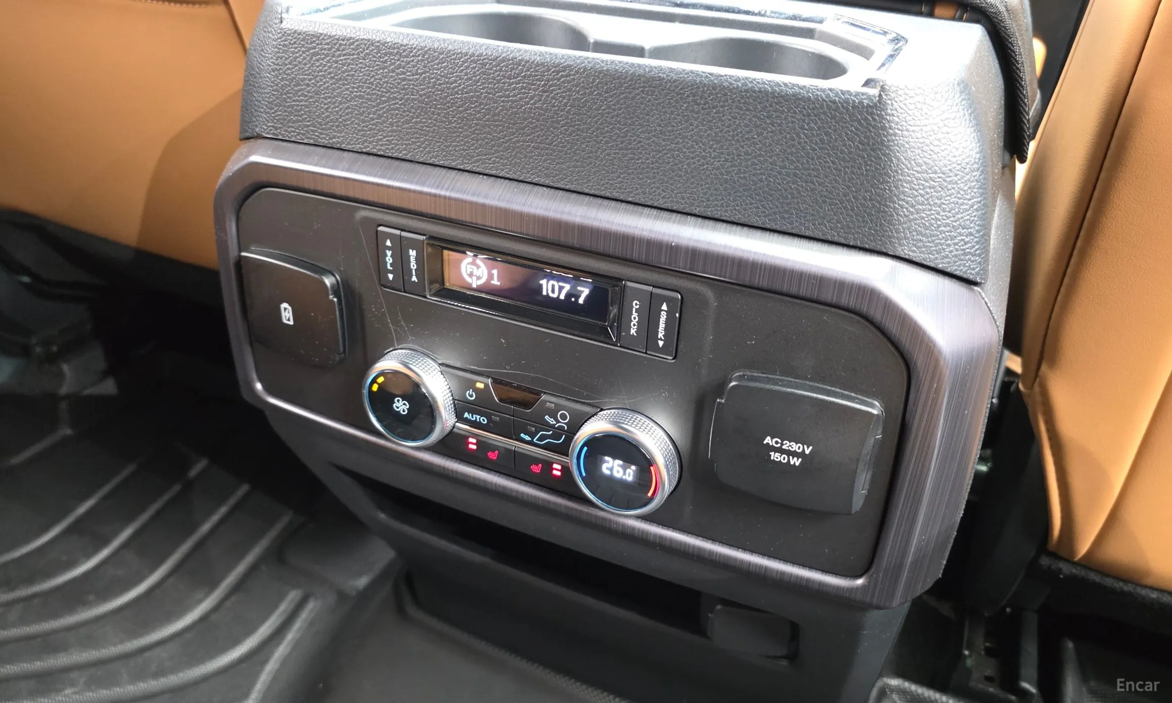 Ford Expedition превью 19