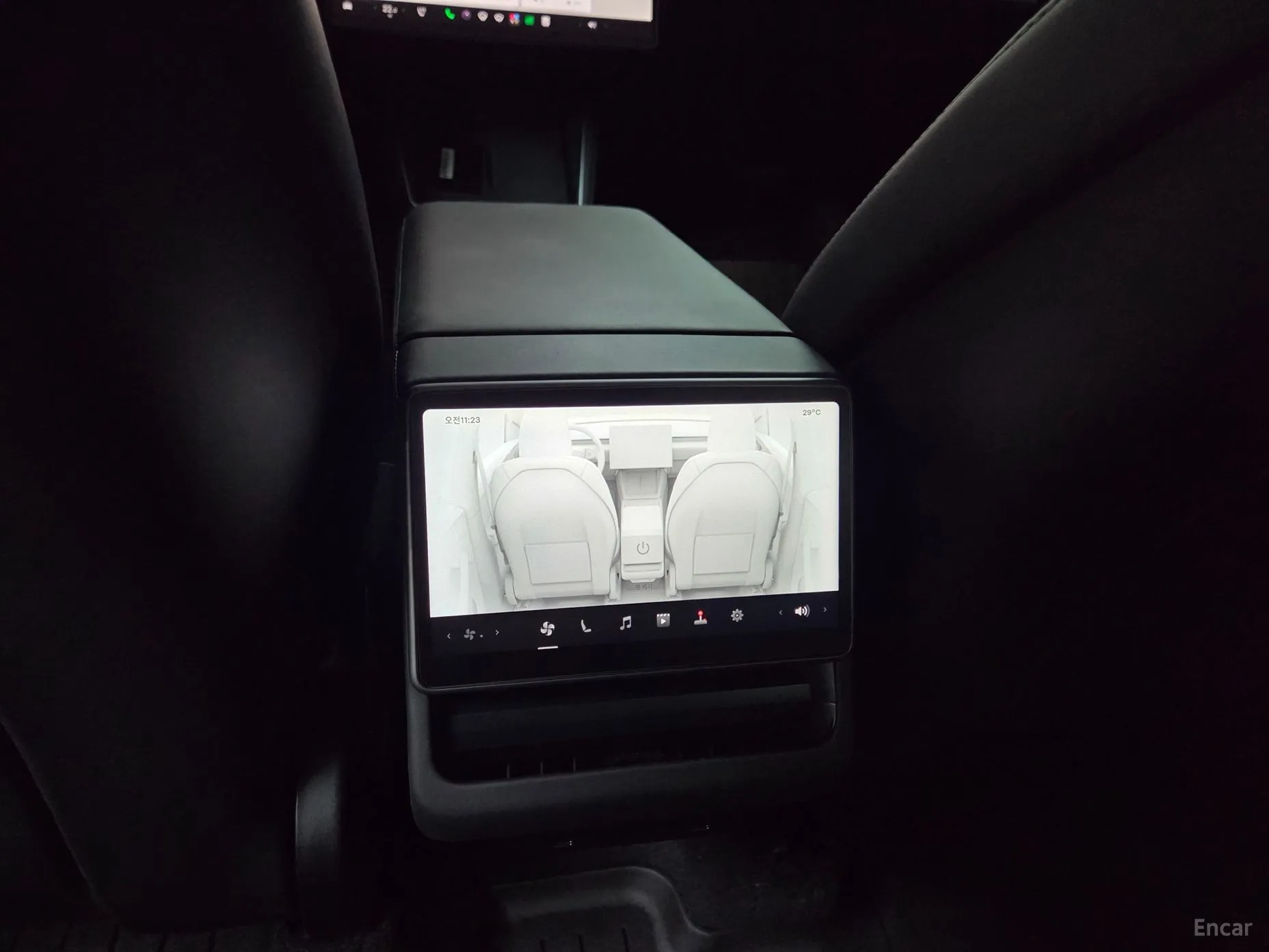 Tesla Model Y превью 11