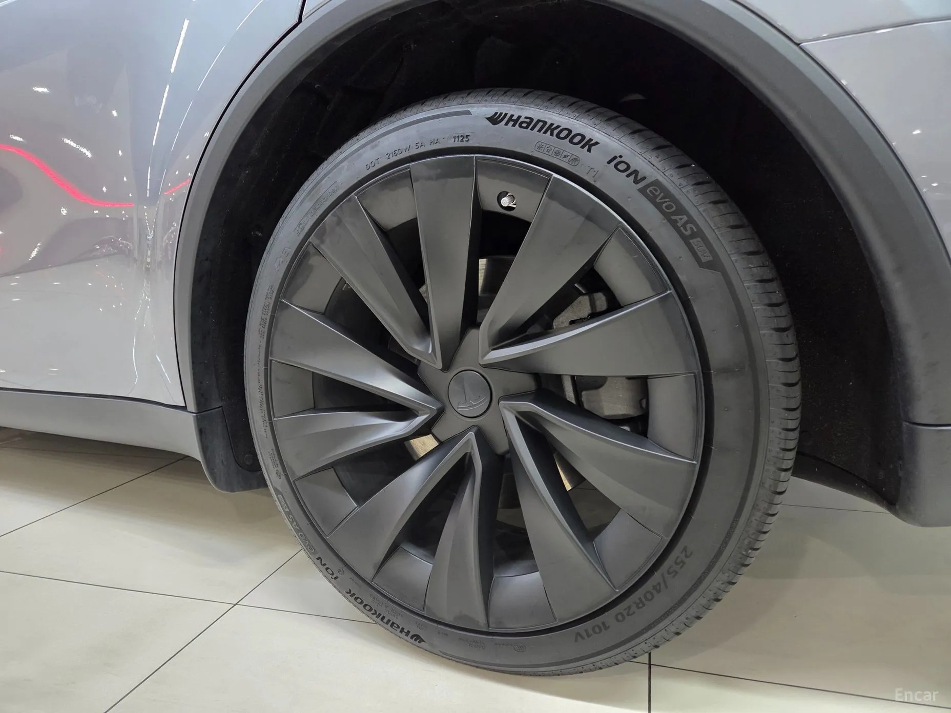 Tesla Model Y превью 16
