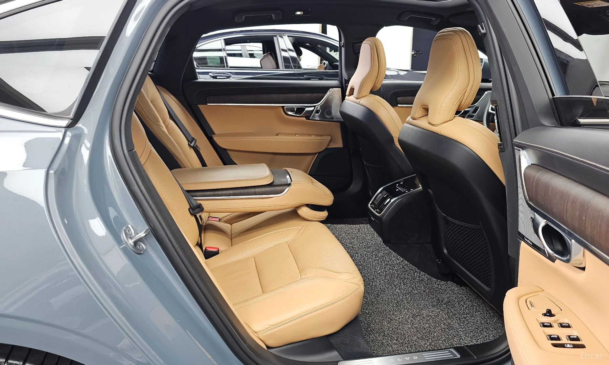 Volvo S90 превью 12