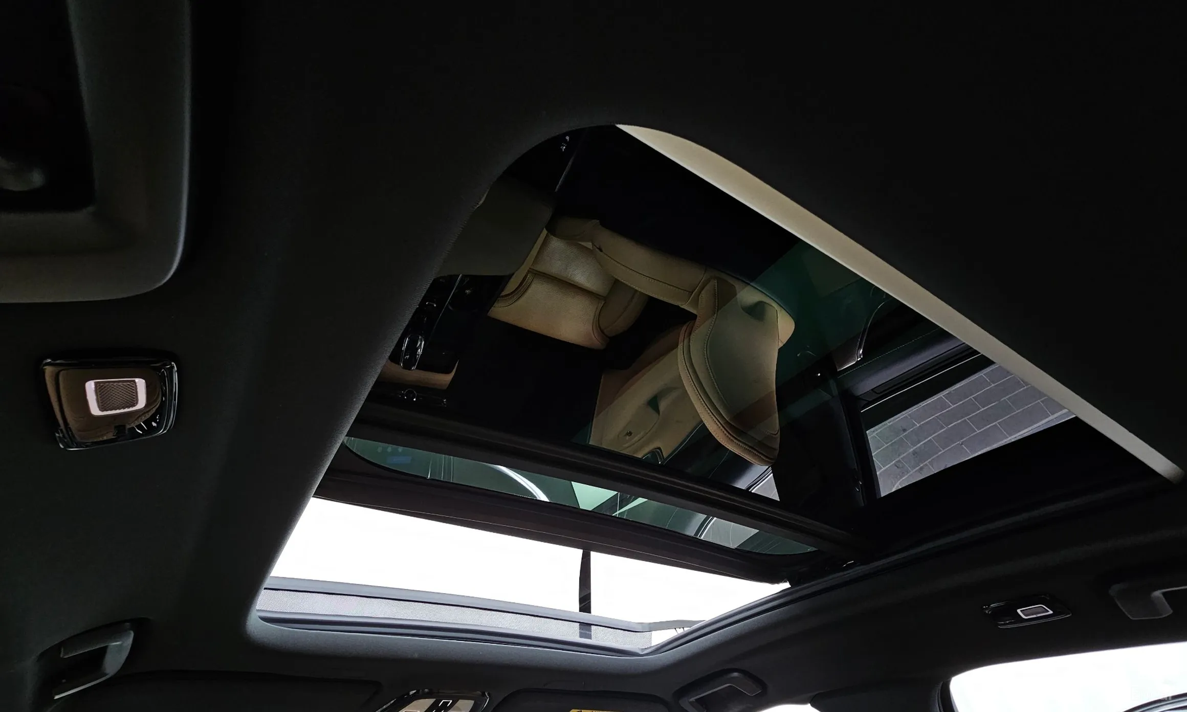 Volvo S90 превью 17