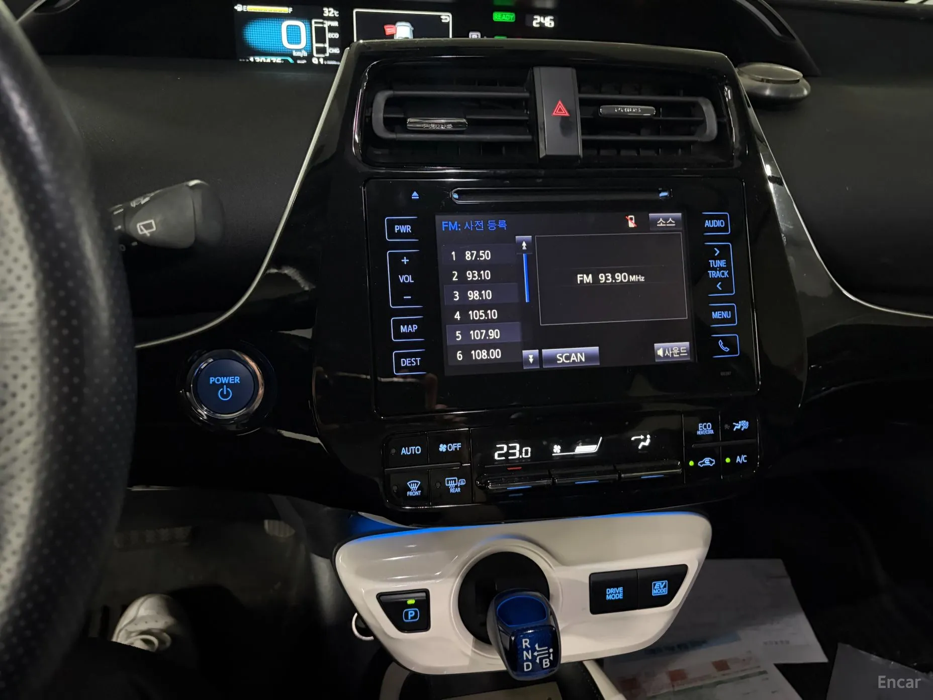 Toyota Prius 4th Generation превью 6