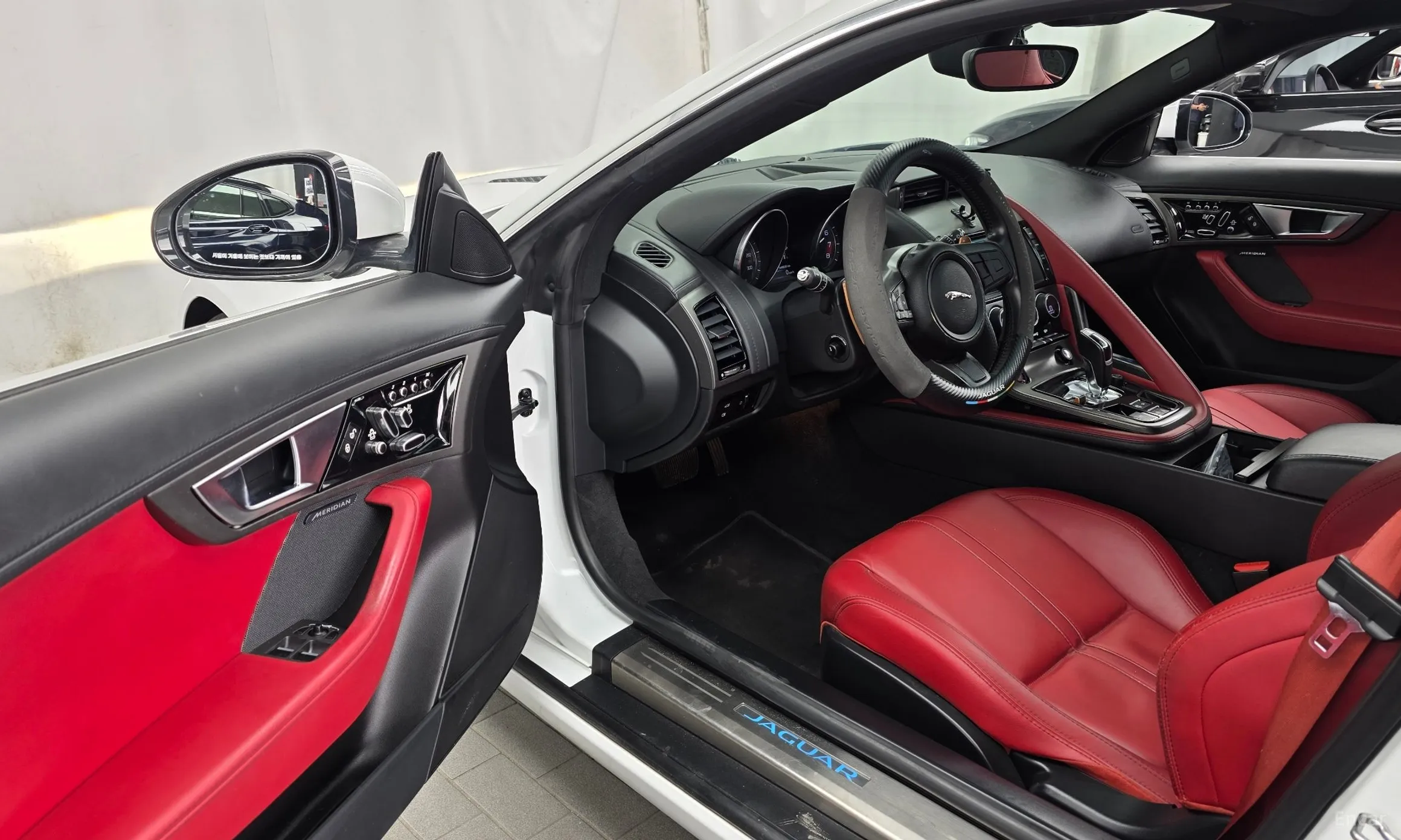 Jaguar F-TYPE превью 10