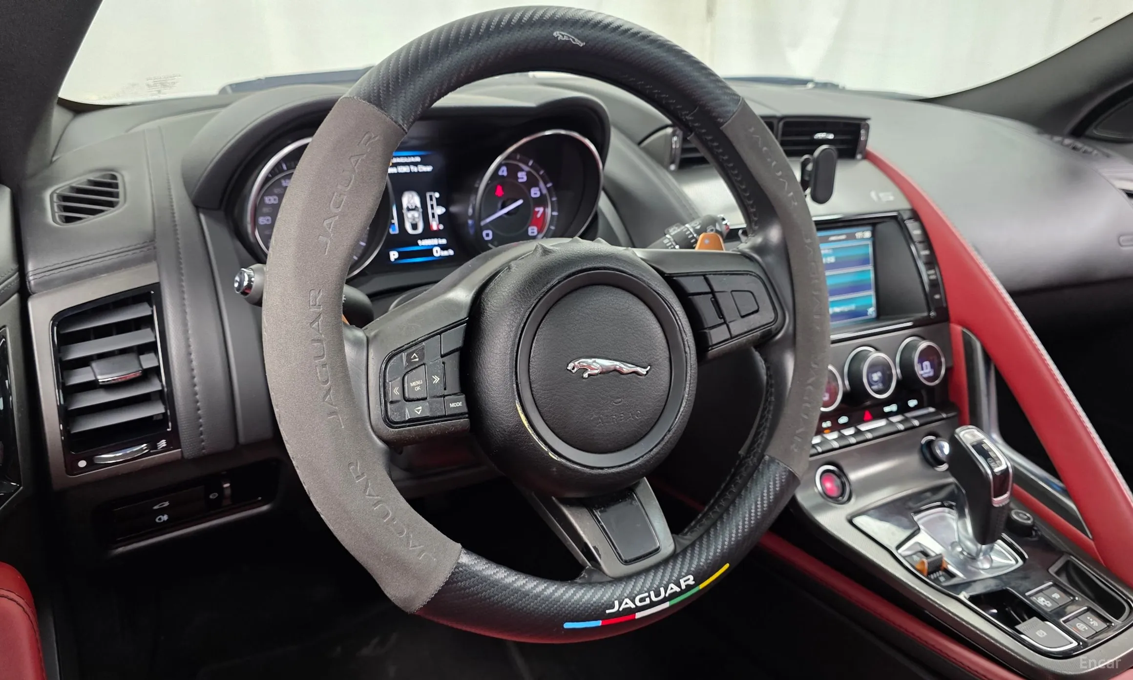 Jaguar F-TYPE превью 11