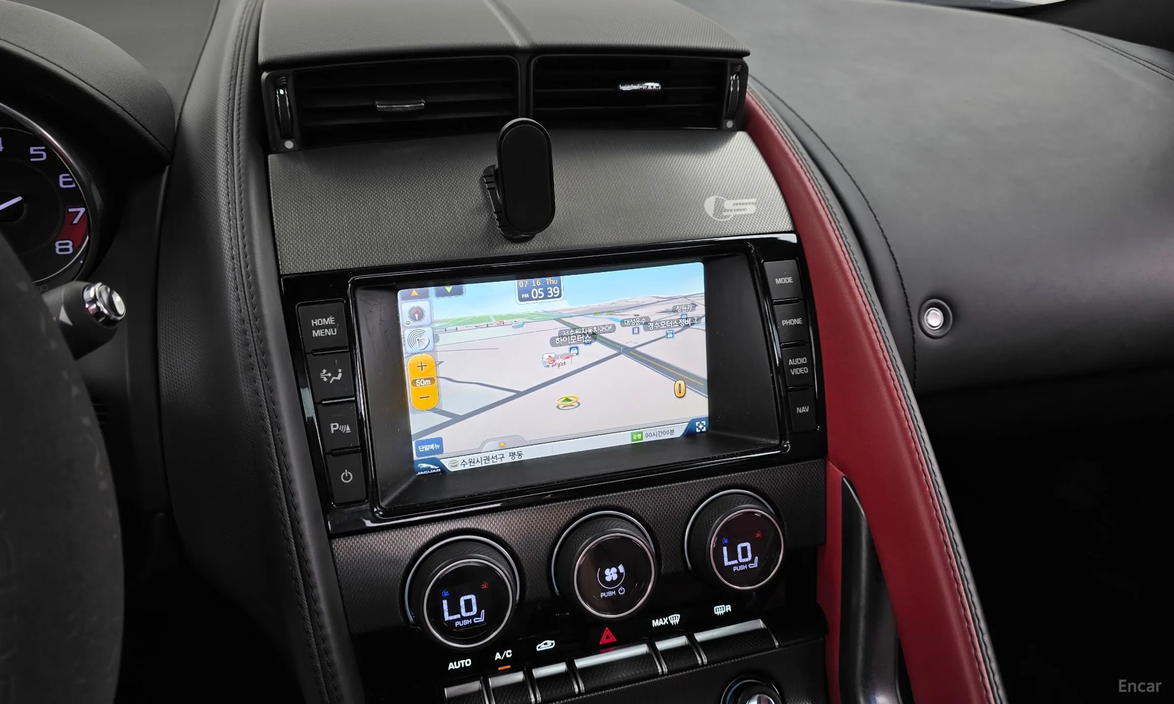 Jaguar F-TYPE превью 12