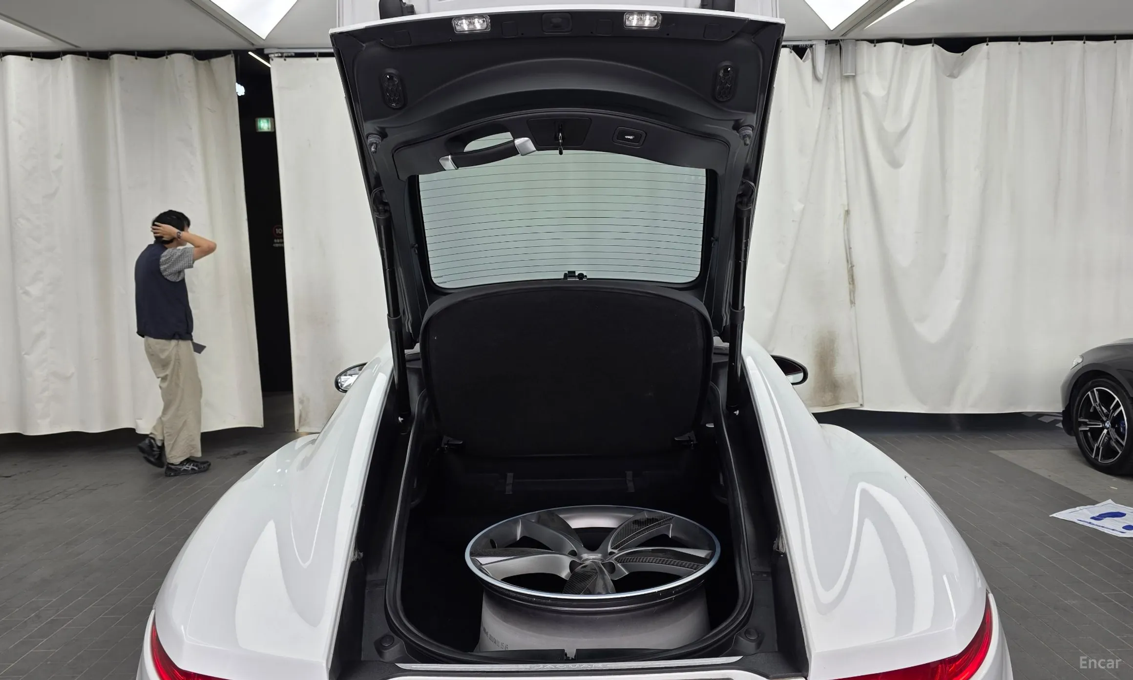 Jaguar F-TYPE превью 20